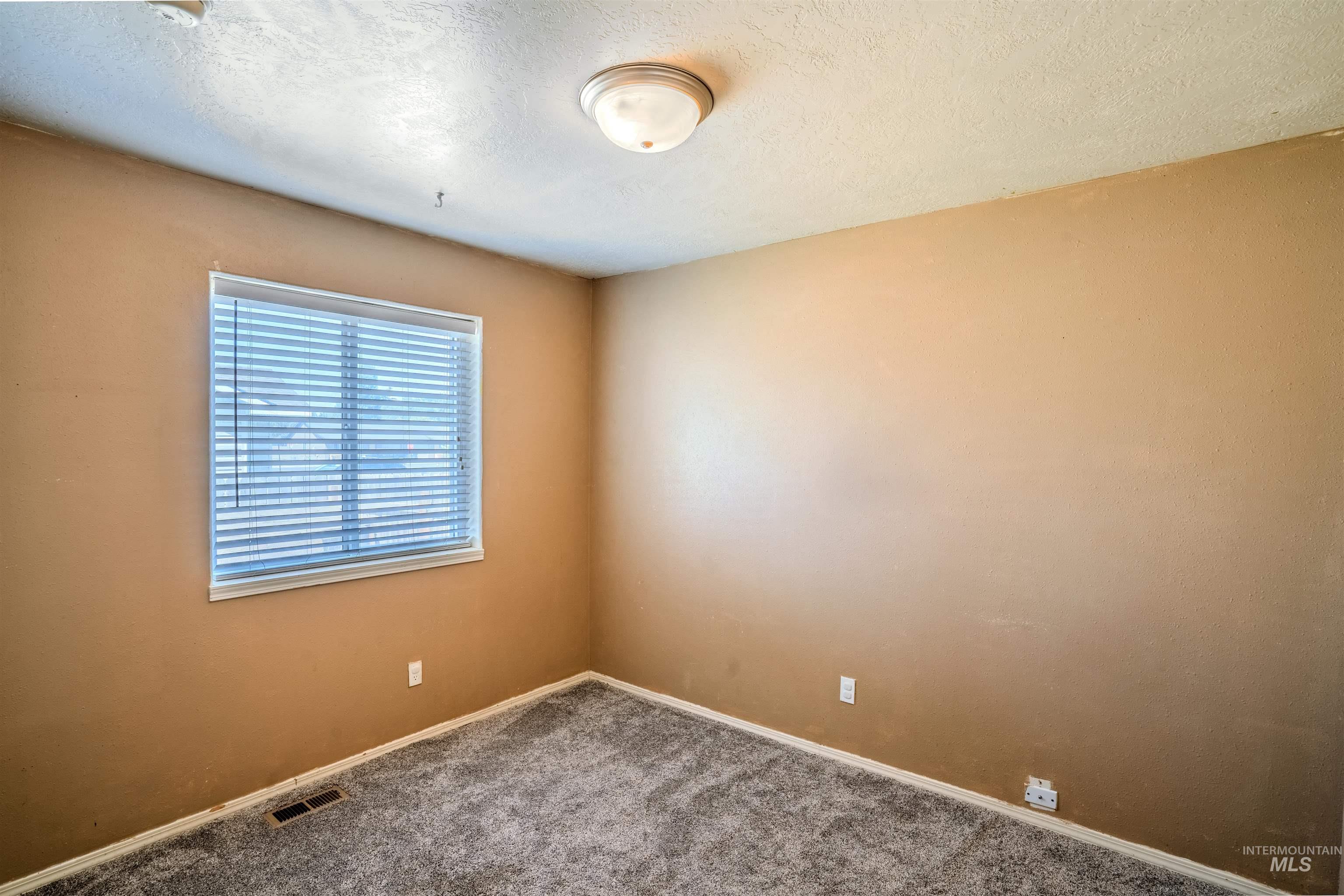 225 Cottonwood Property Photo 19