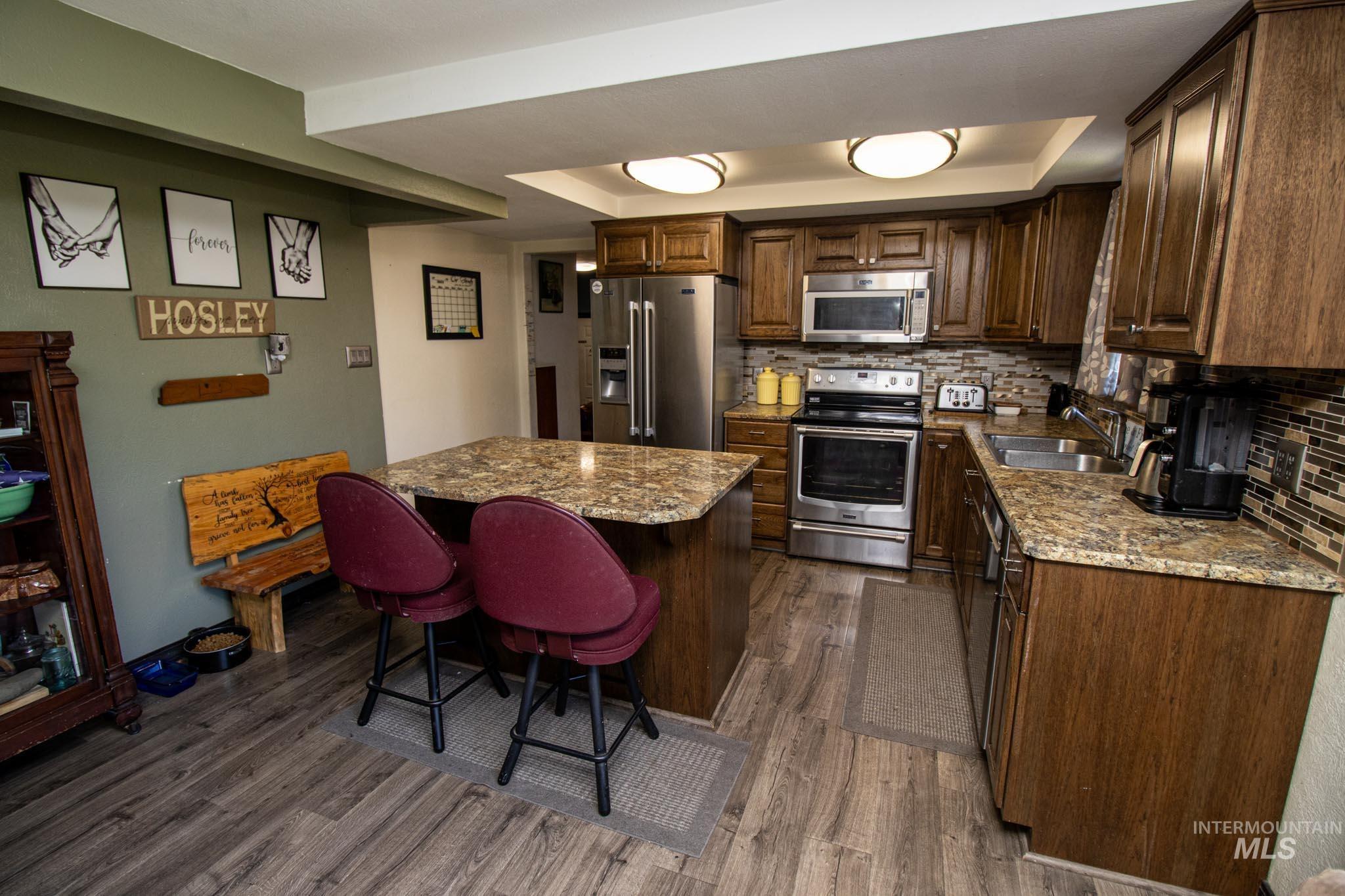 143 125th St Property Photo 3