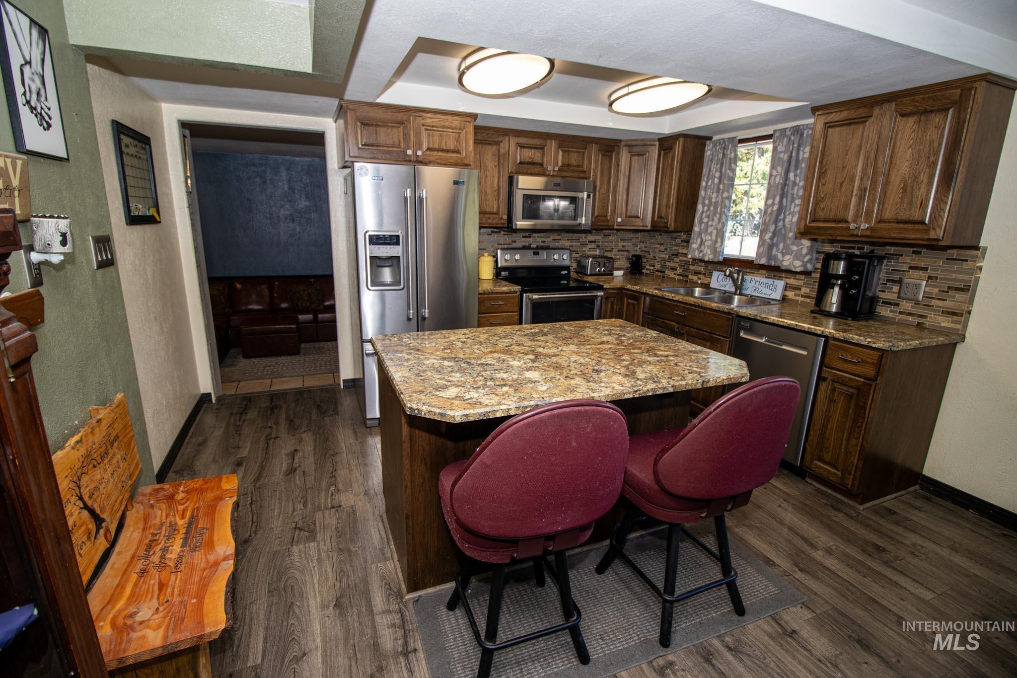 143 125th St Property Photo 4