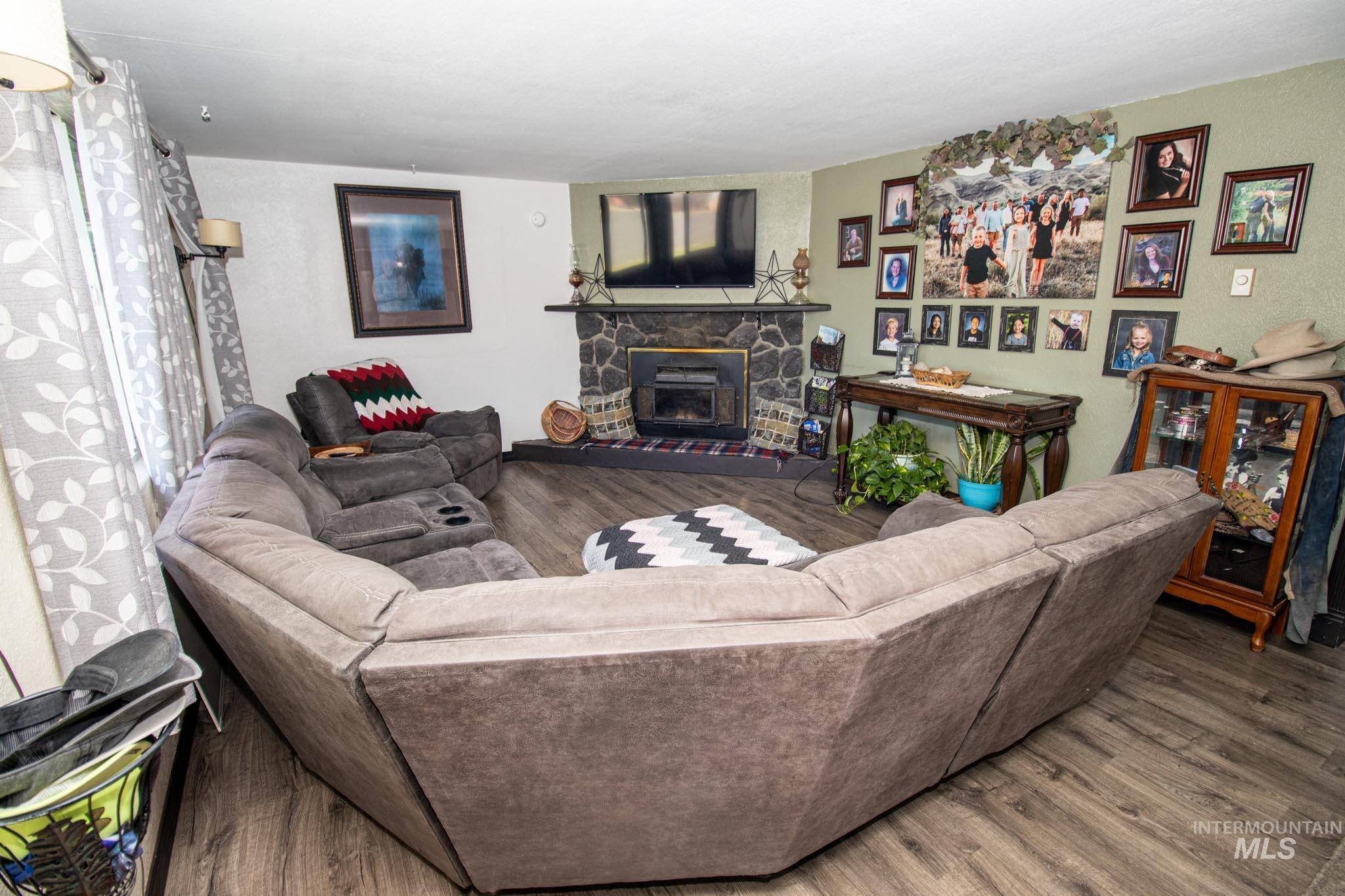 143 125th St Property Photo 6