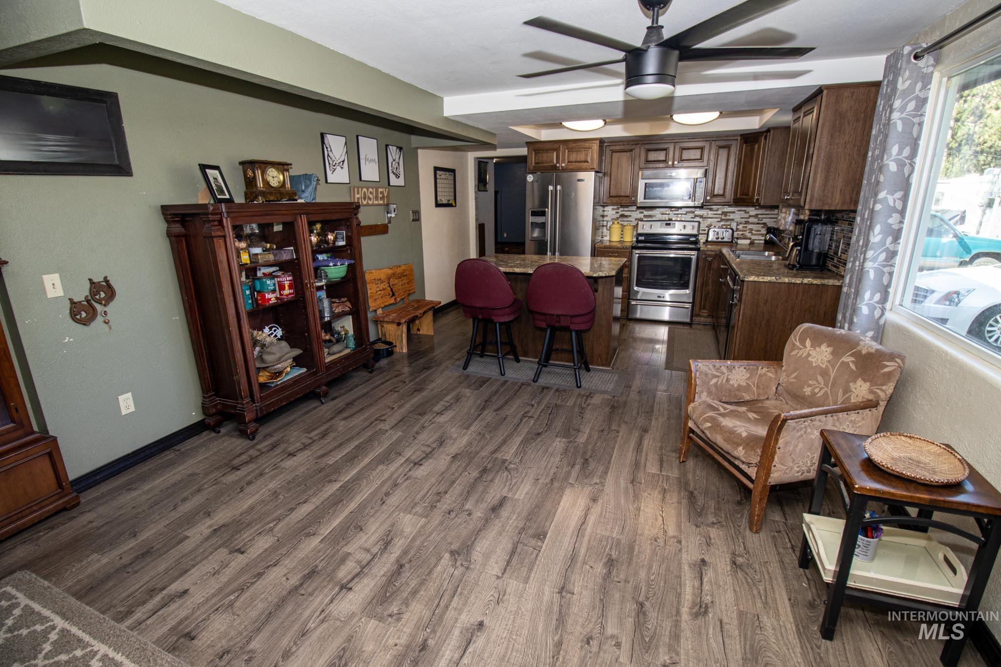 143 125th St Property Photo 7