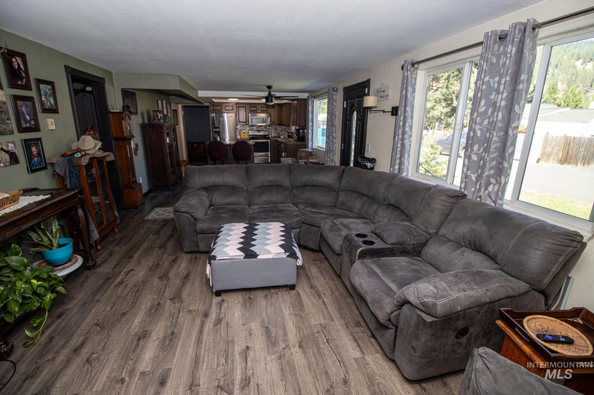 143 125th St Property Photo 10