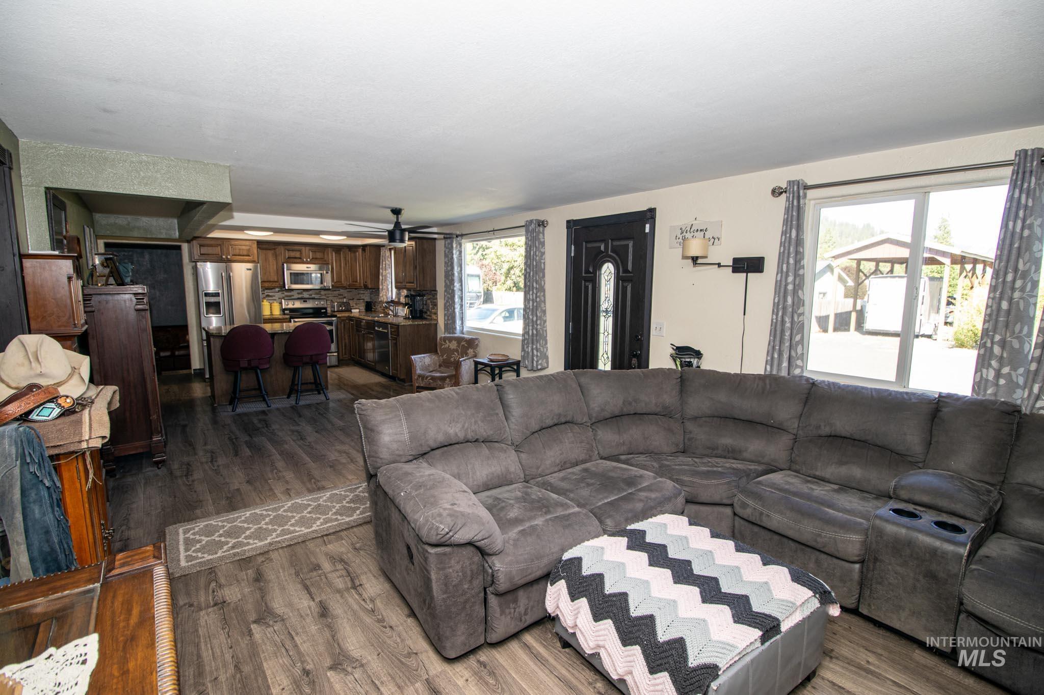 143 125th St Property Photo 11