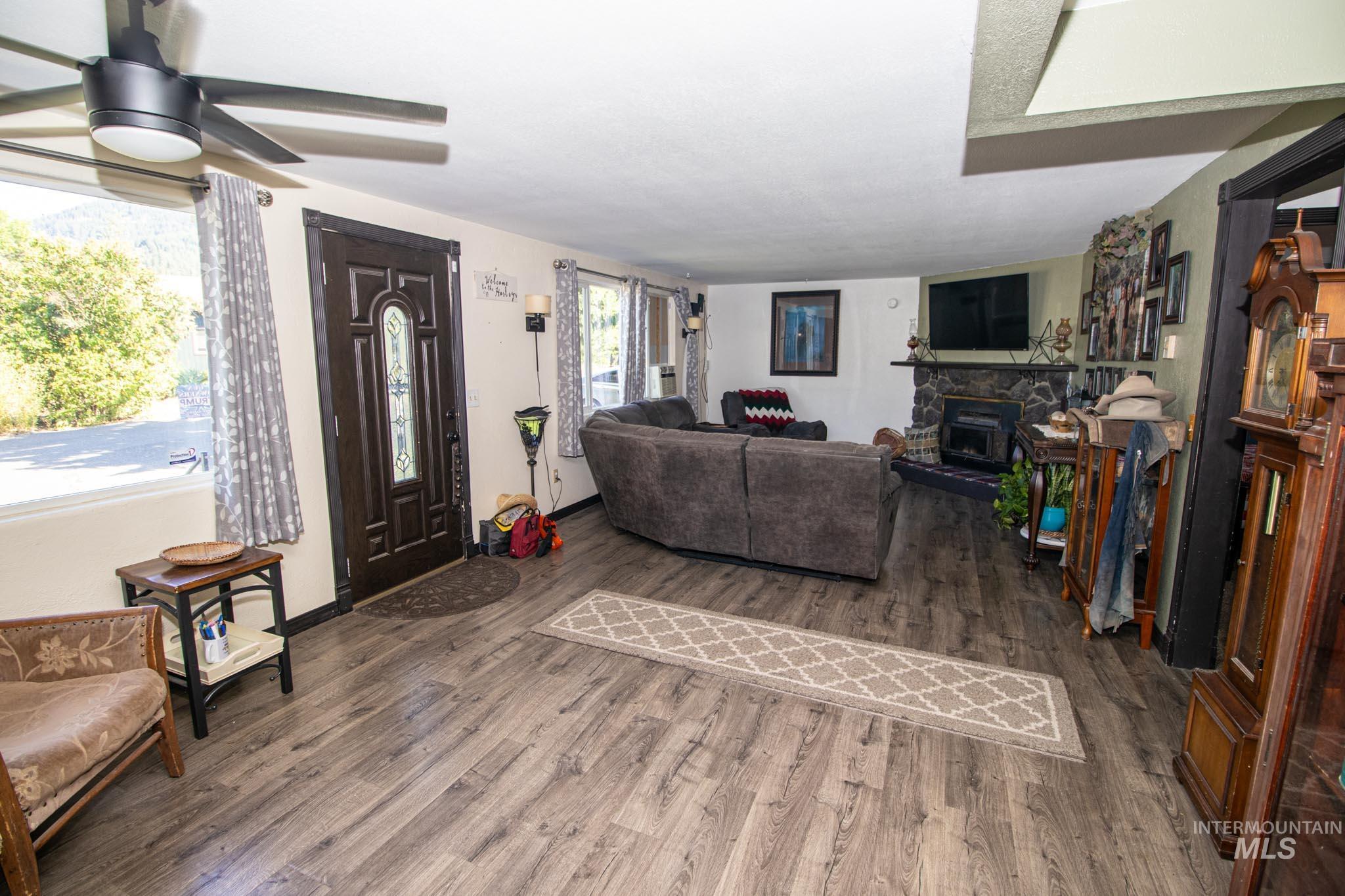 143 125th St Property Photo 13