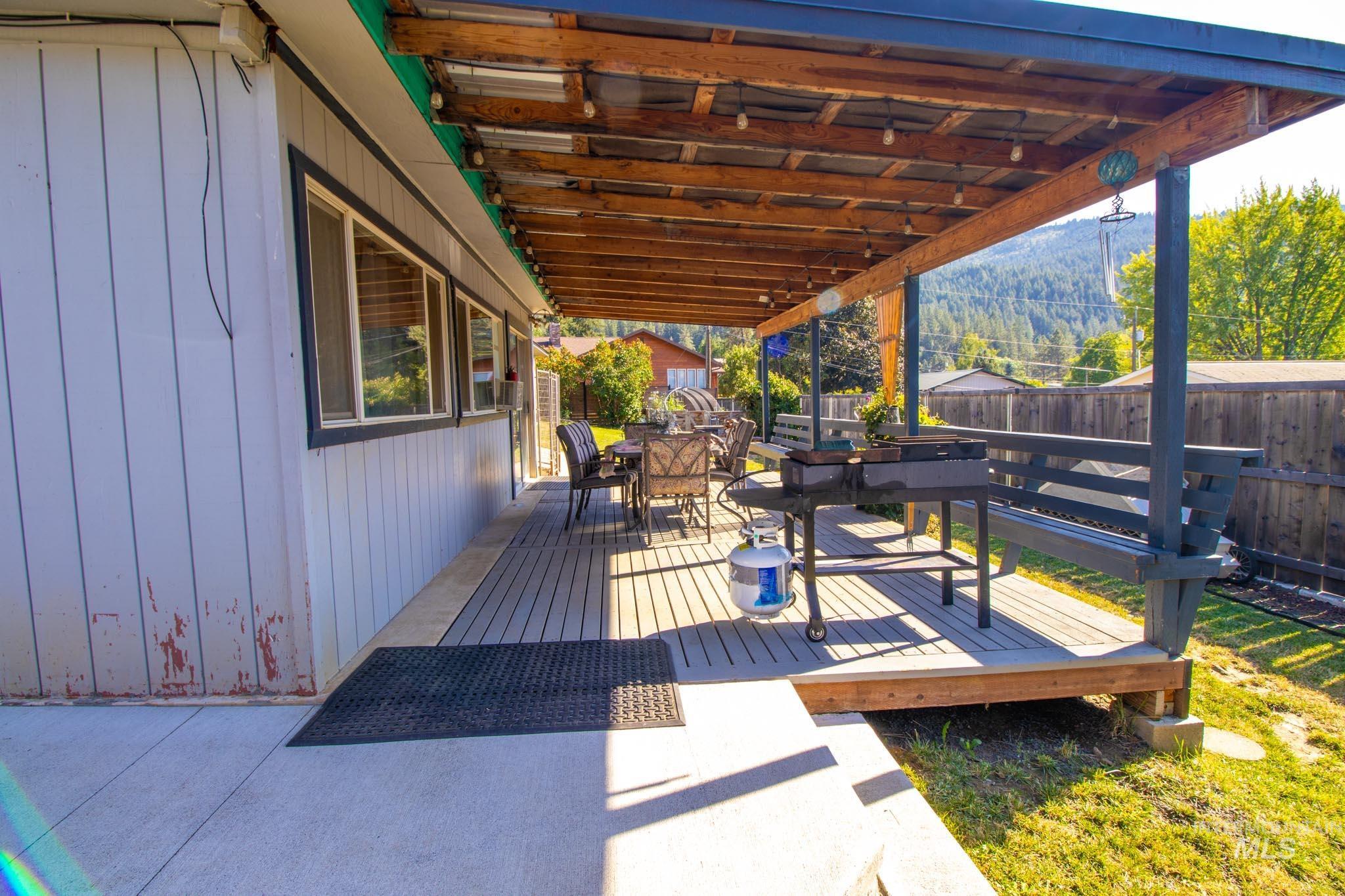 143 125th St Property Photo 28