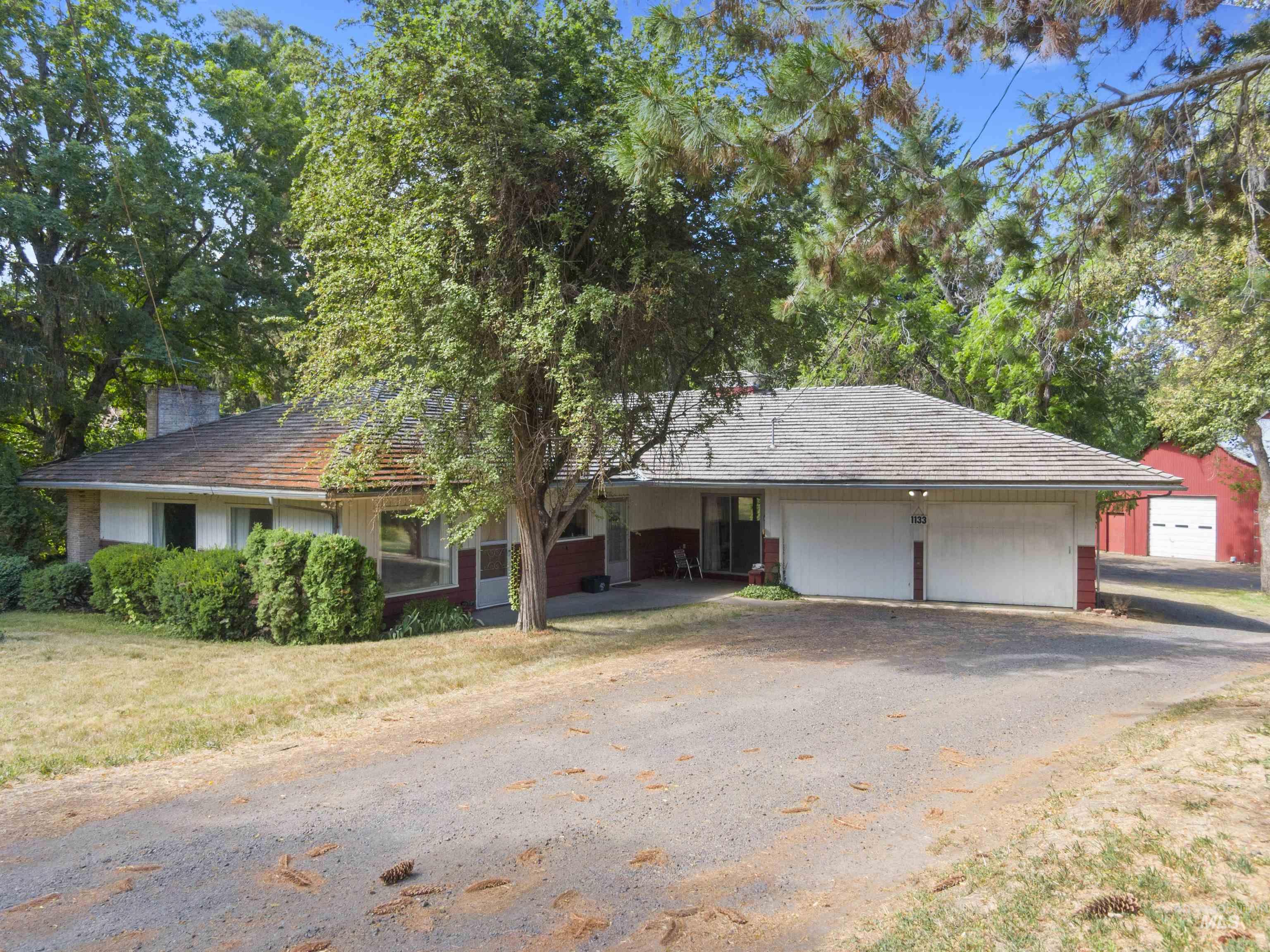 1133 N Almon Street Property Photo 1