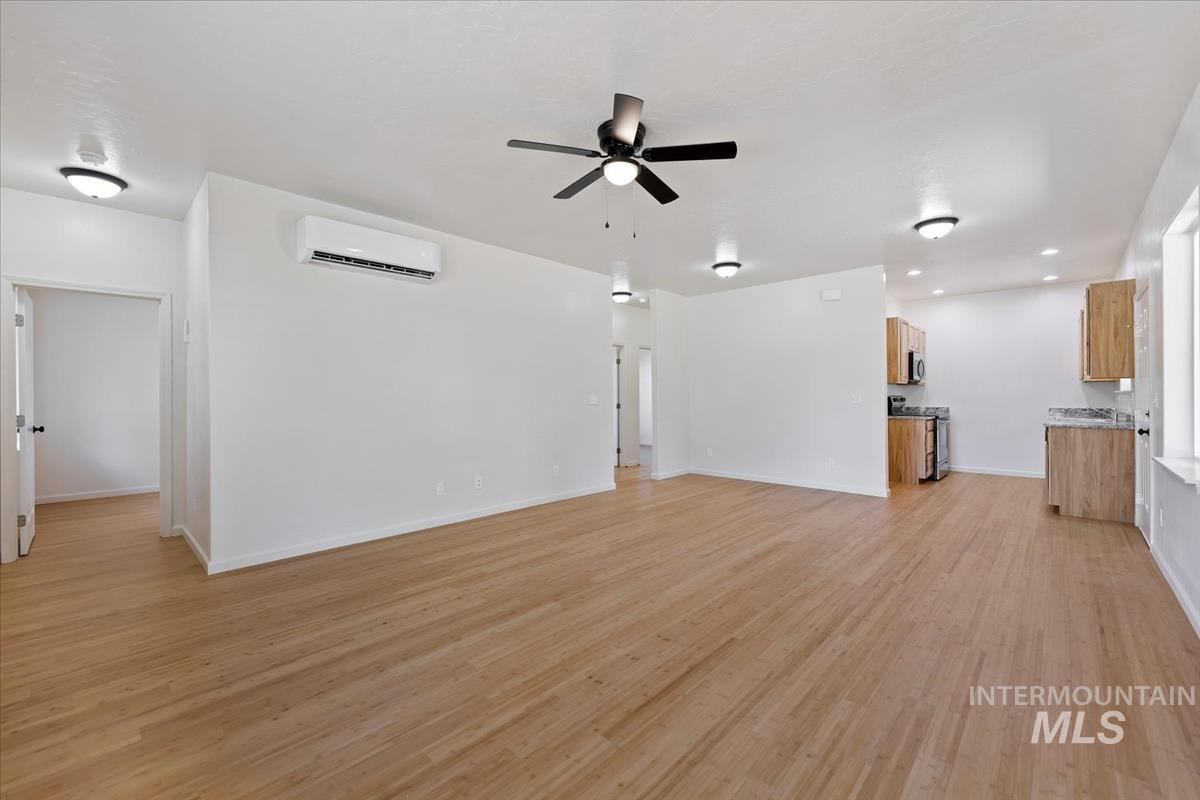 206 N Main Street Property Photo 2