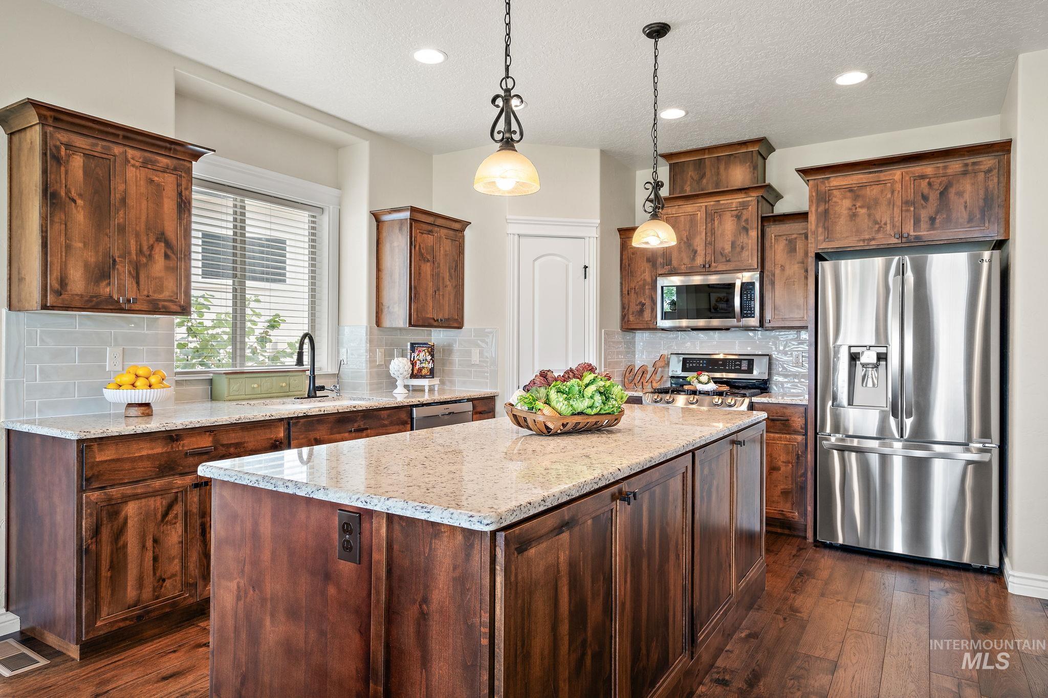 1175 N Champions Pl Property Photo 5