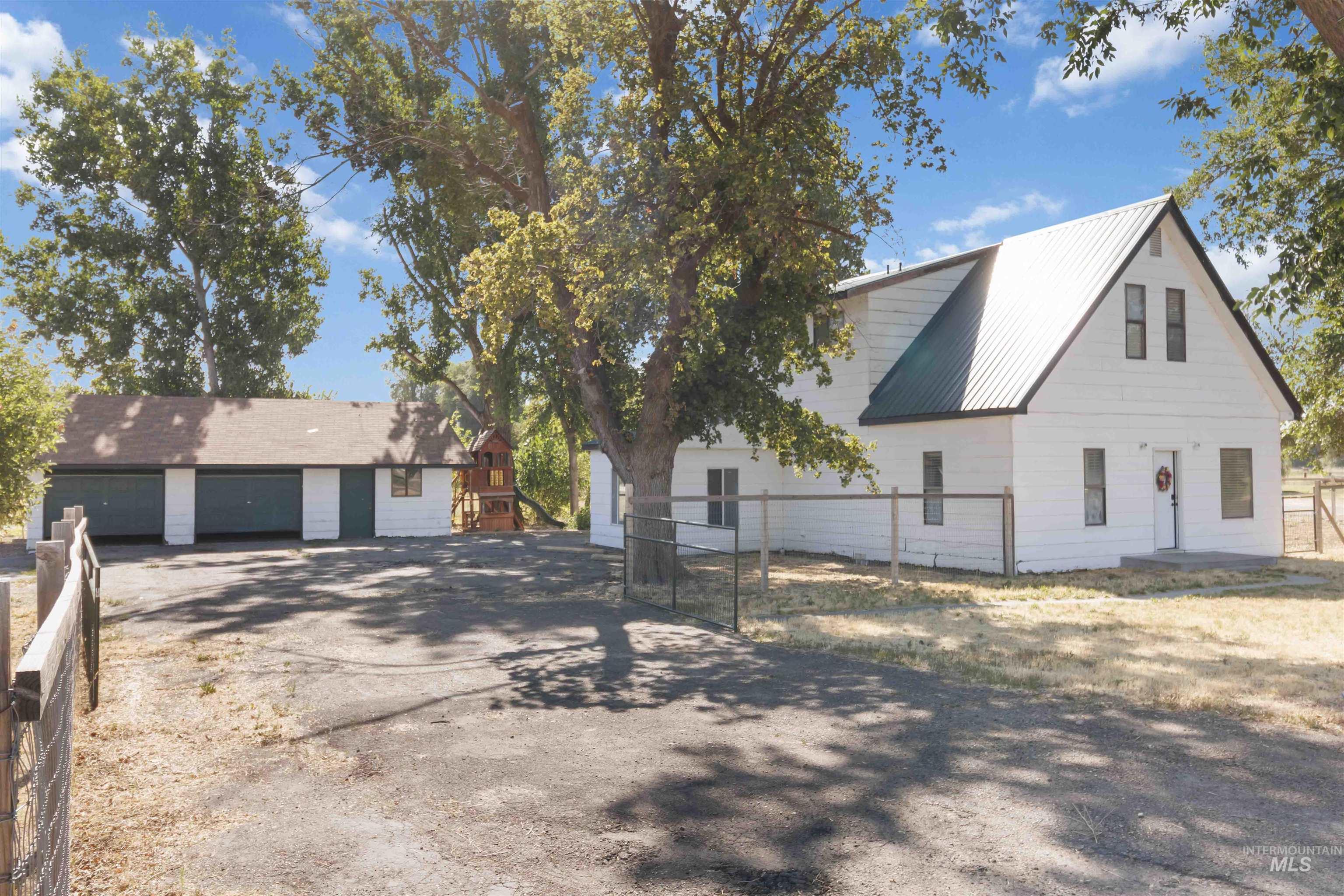 1720 N River Rd Property Photo