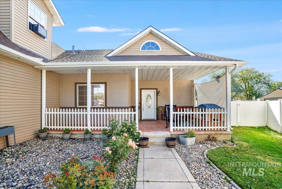 2213 Alex Dr Property Photo 1