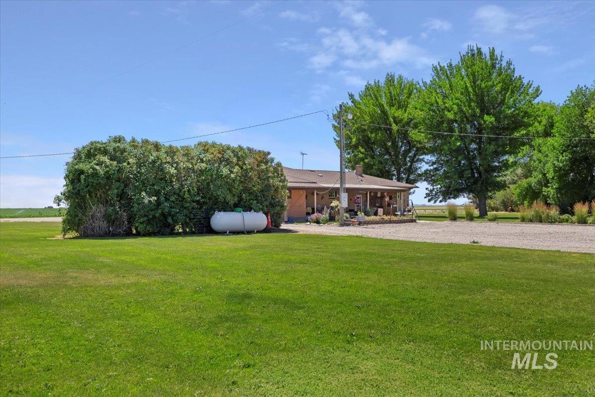 702 W 400 N Property Photo 2