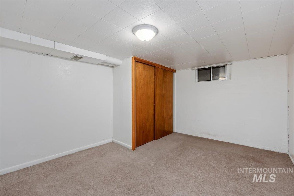 702 W 400 N Property Photo 25