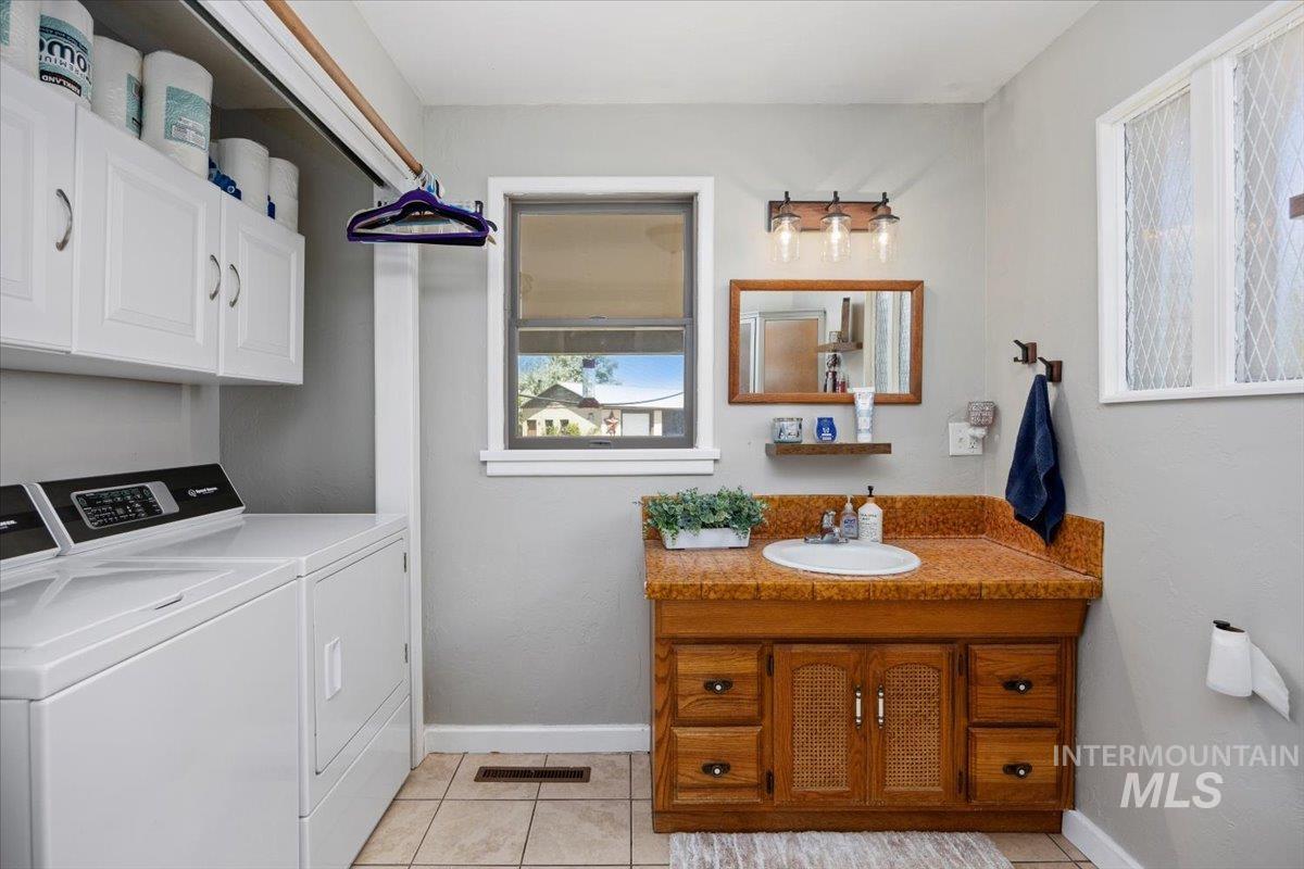 702 W 400 N Property Photo 26