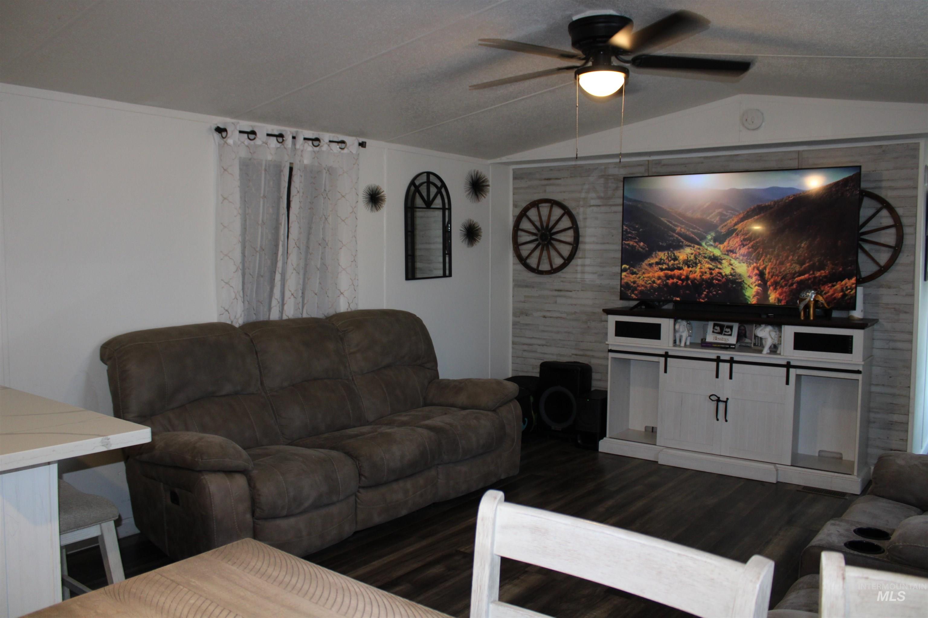 1015 N Fir St #89 Property Photo 9