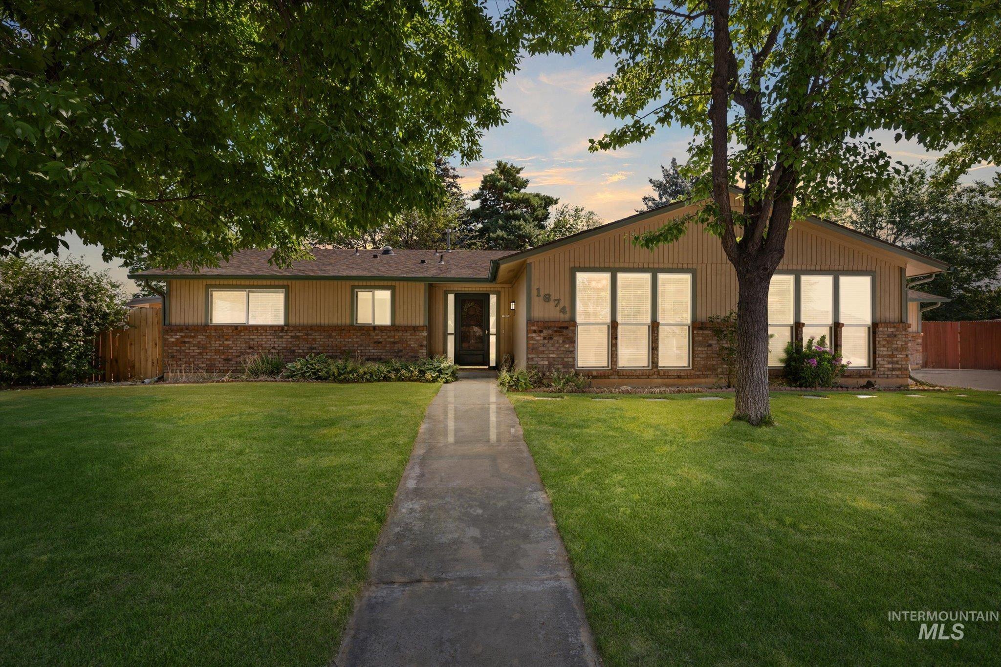 1674 S Country Terrace Way Property Photo 1