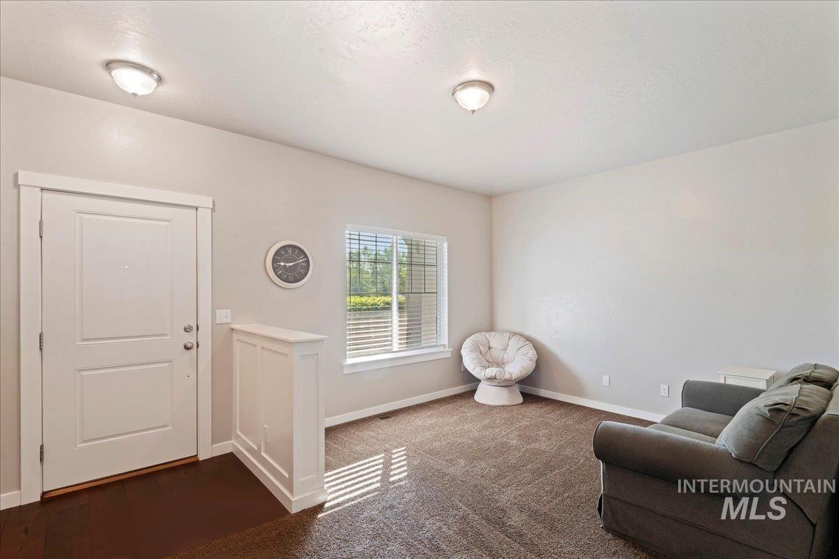 401 E Joshua Tree Dr Property Photo 5