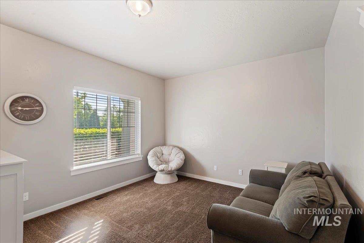 401 E Joshua Tree Dr Property Photo 6