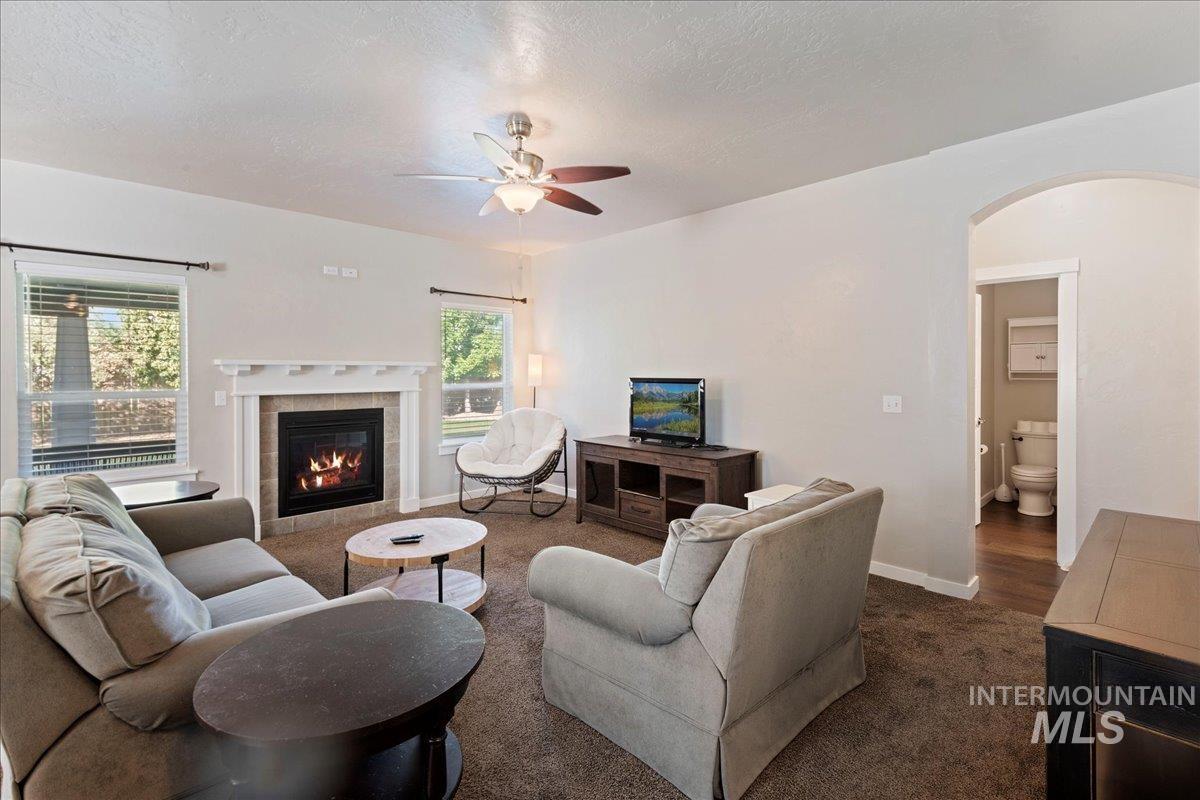 401 E Joshua Tree Dr Property Photo 7