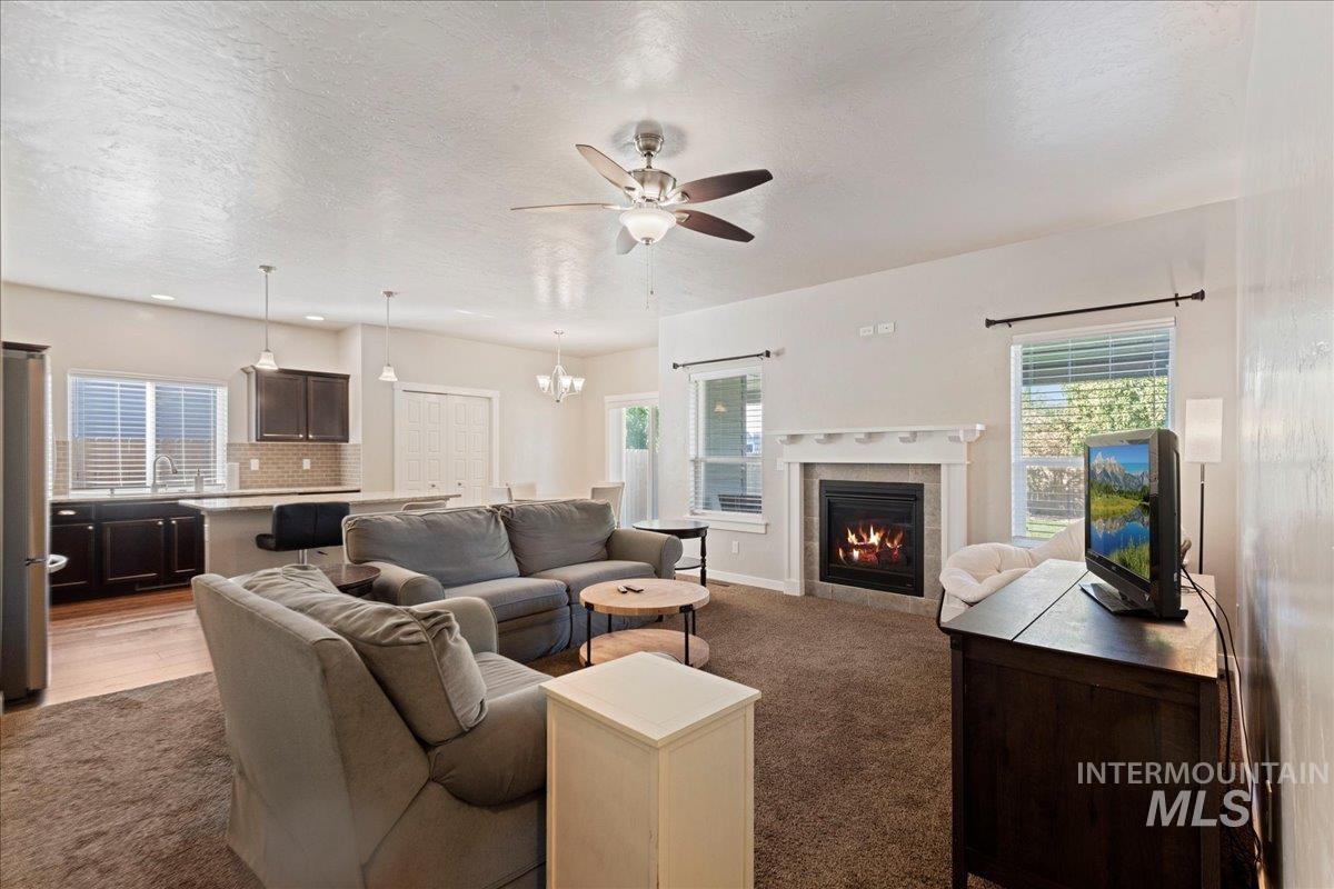 401 E Joshua Tree Dr Property Photo 8