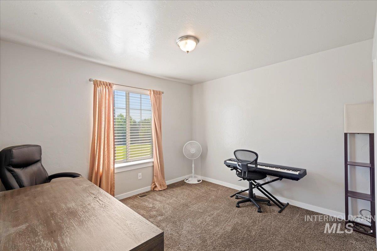 401 E Joshua Tree Dr Property Photo 22