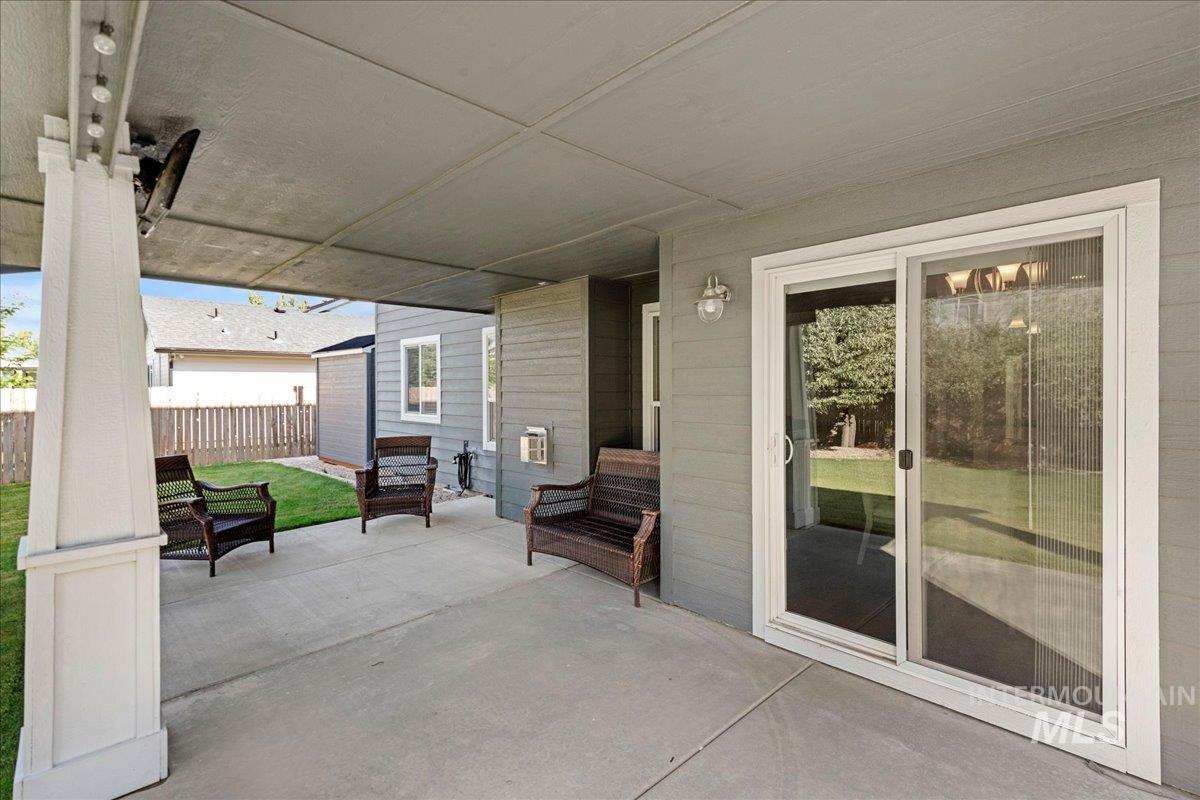 401 E Joshua Tree Dr Property Photo 26