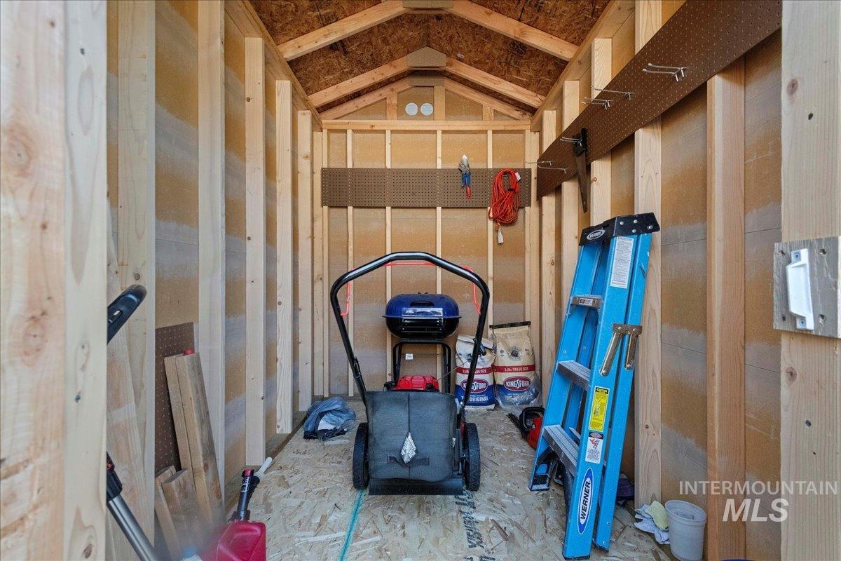 401 E Joshua Tree Dr Property Photo 32