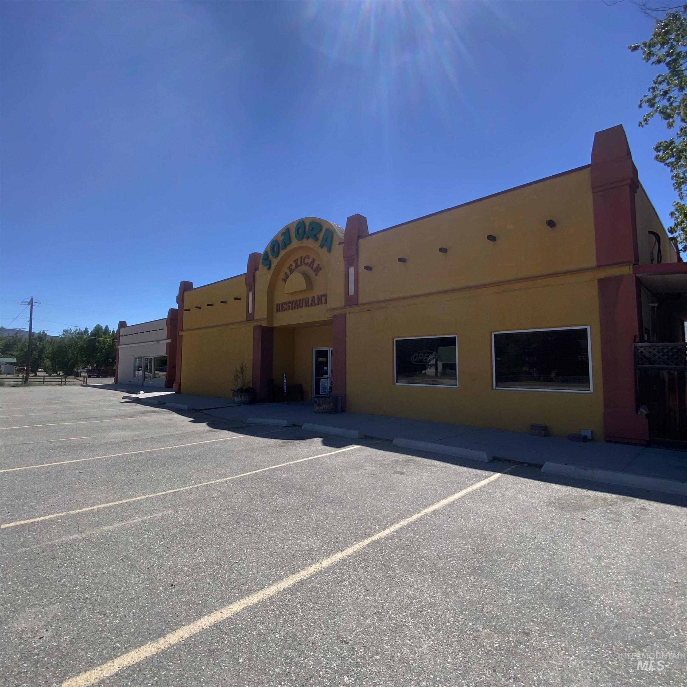 400 Highway 55 Property Photo 1