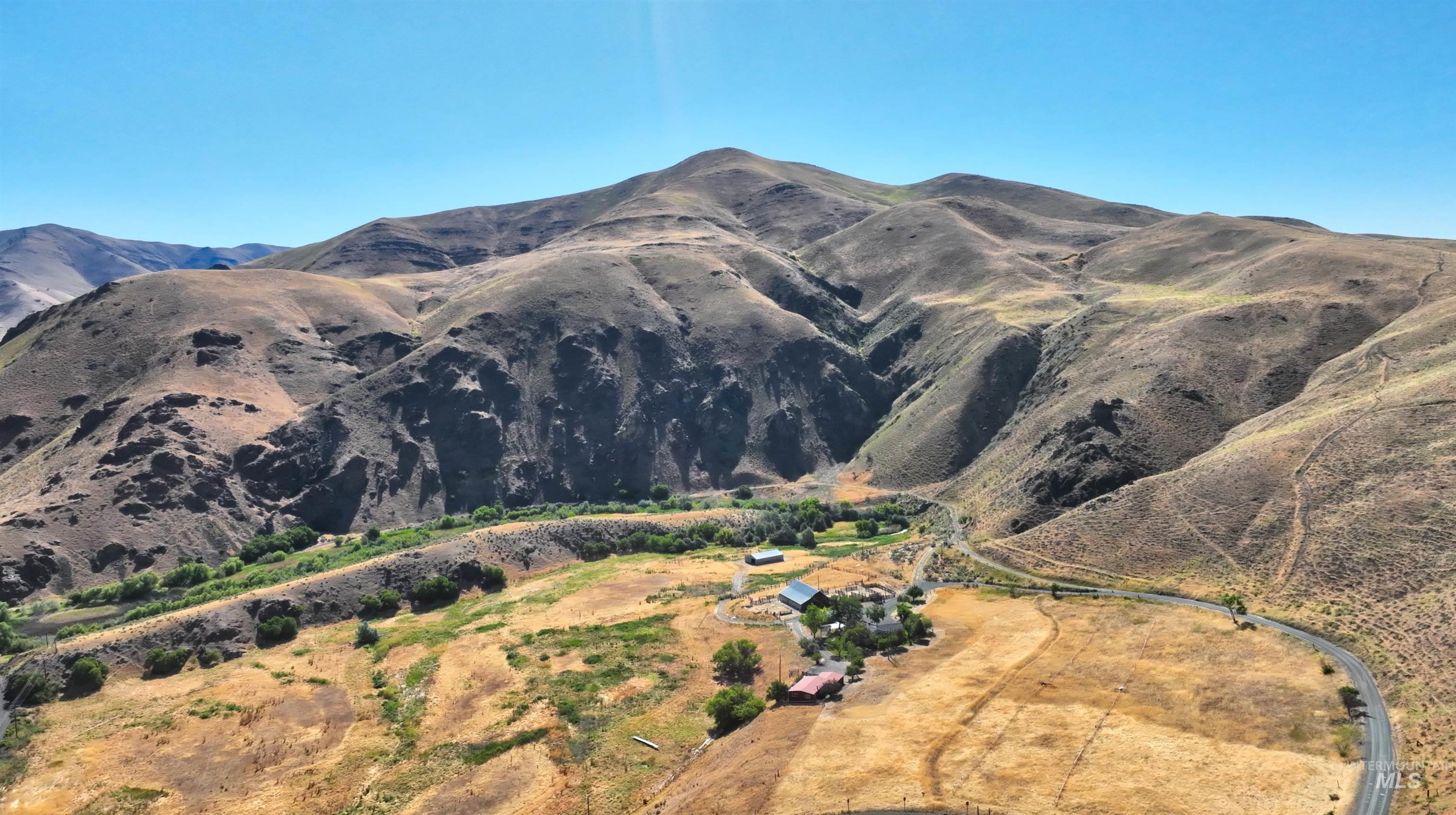 27035 Snake River Rd Property Photo 1