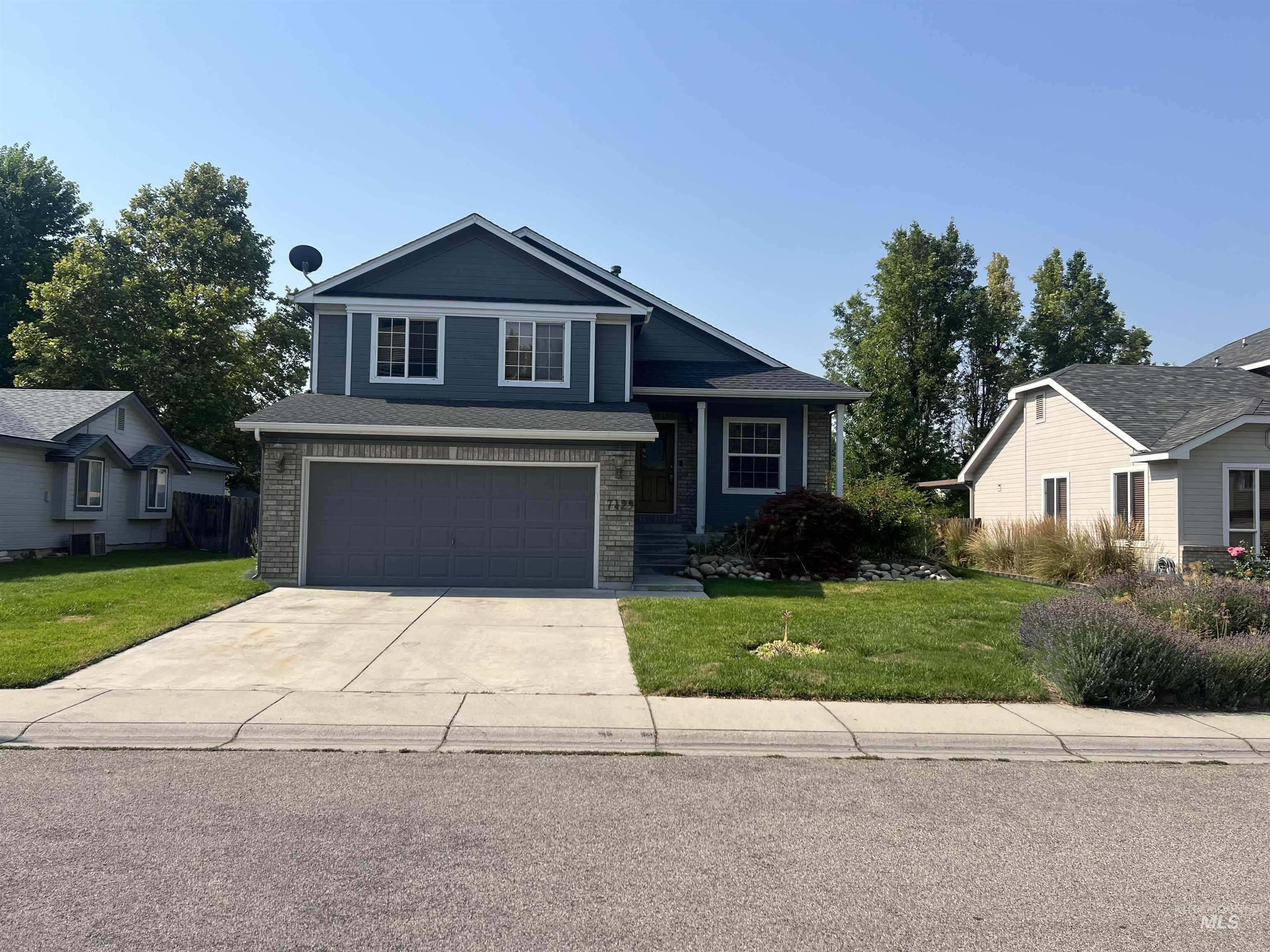7429 W Lamplighter