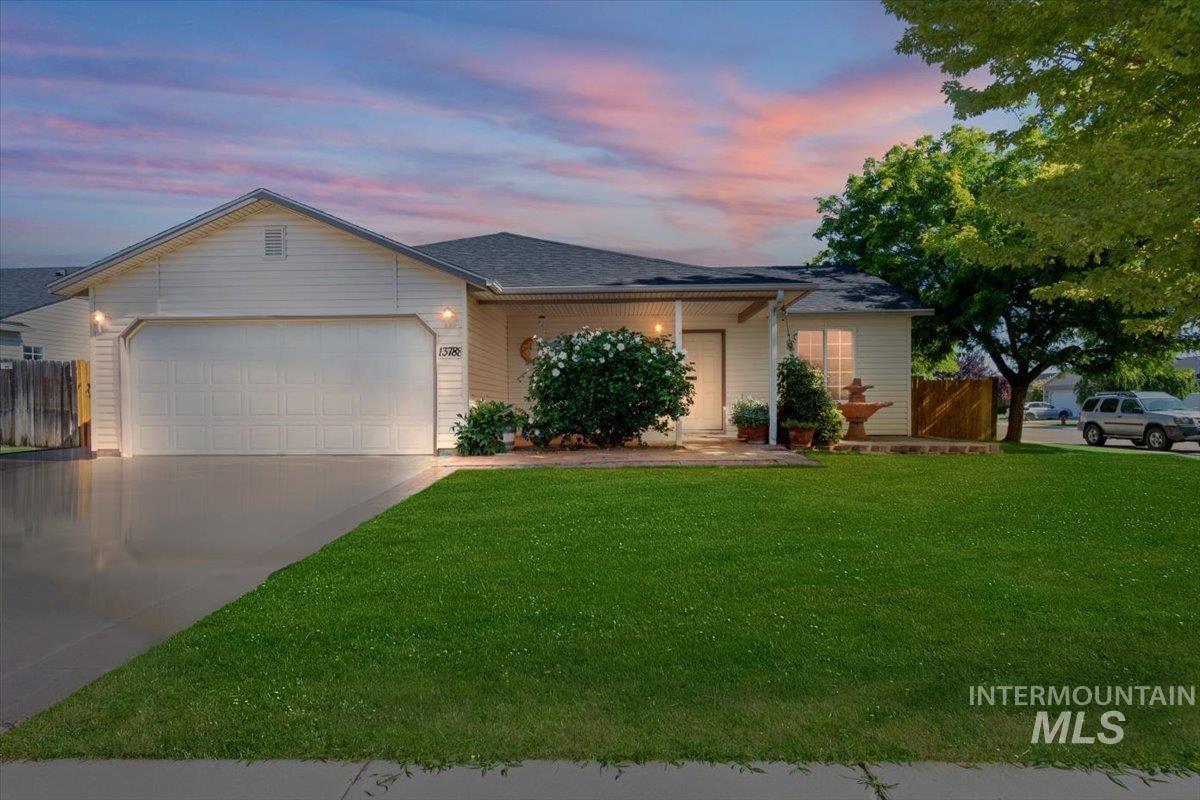 13788 Paraiso St Property Photo 1