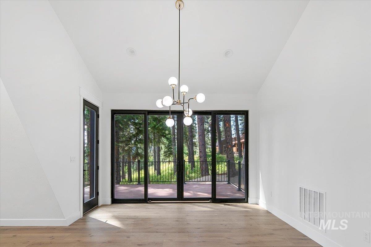 7 Moonglow Cir Property Photo 19