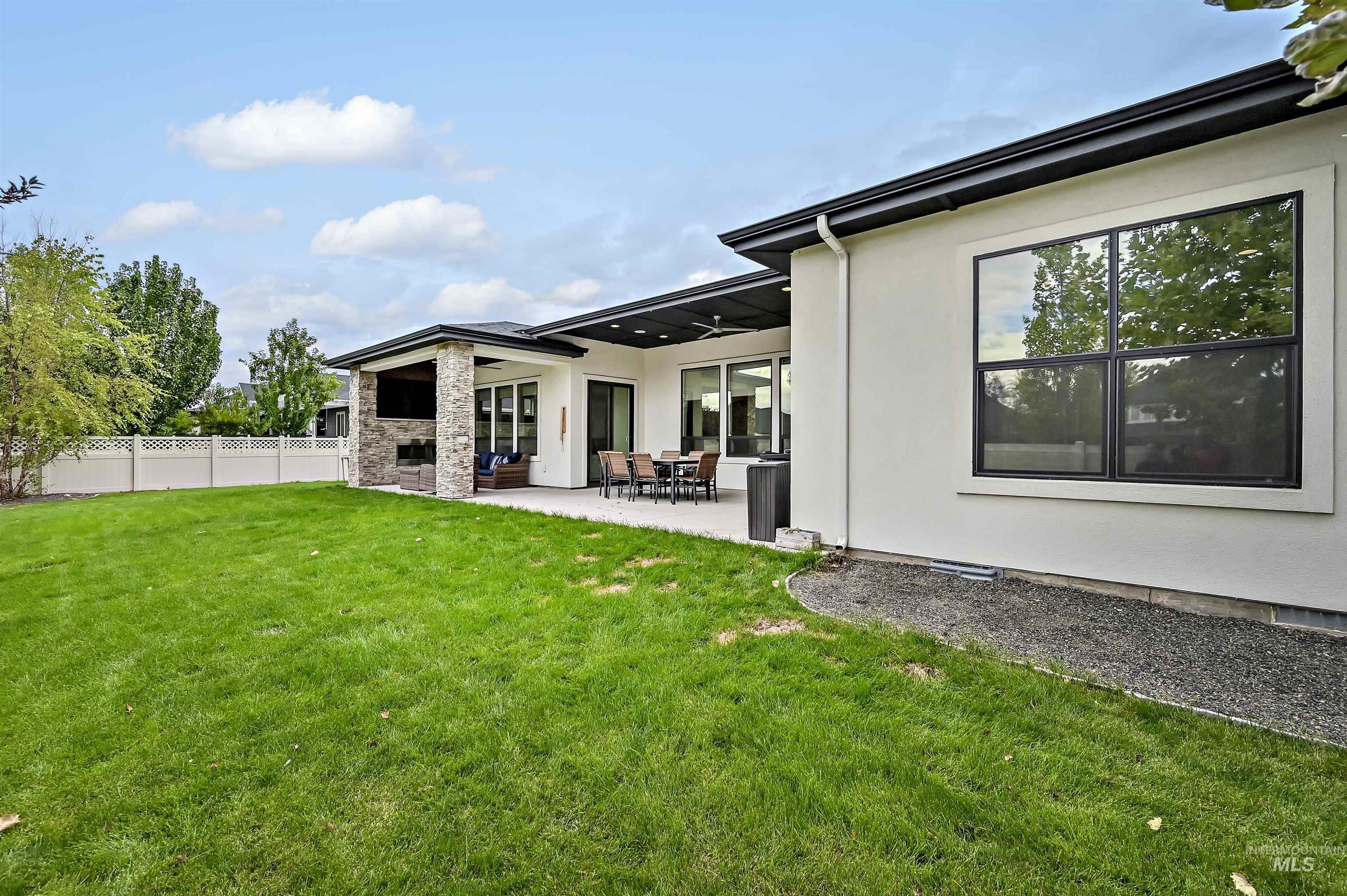 4246 W Maggio Property Photo 5