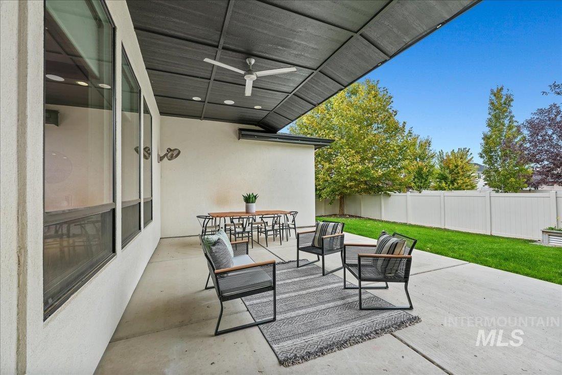 4246 W Maggio Property Photo 6