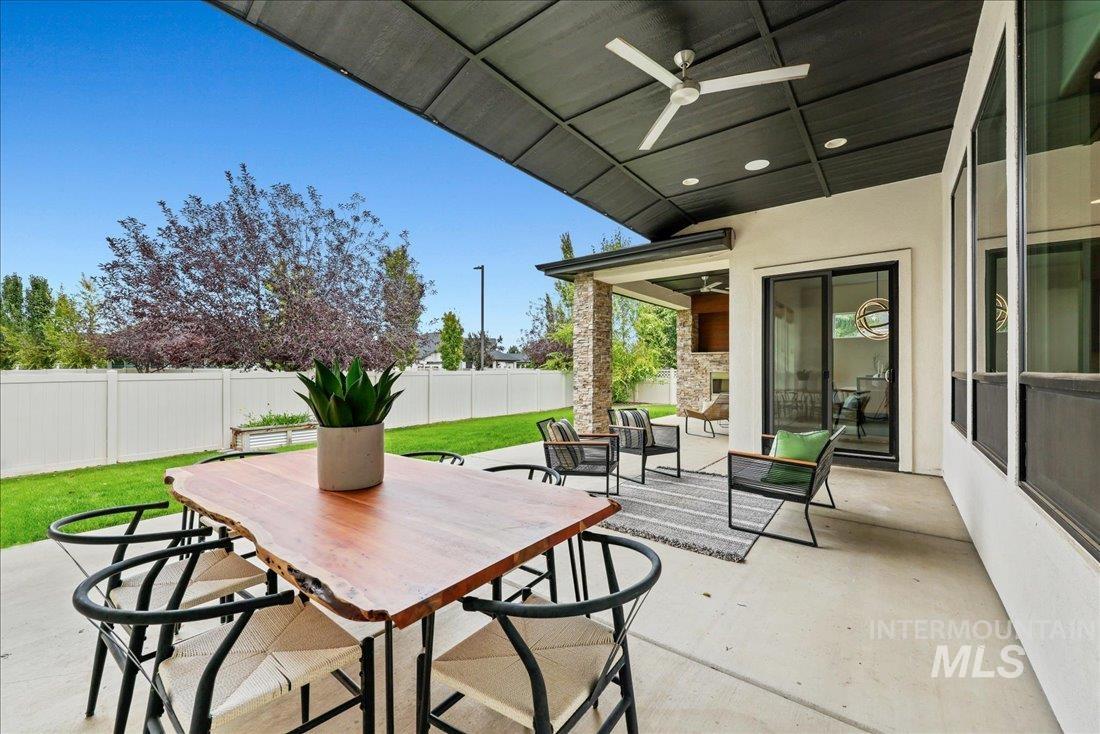 4246 W Maggio Property Photo 7