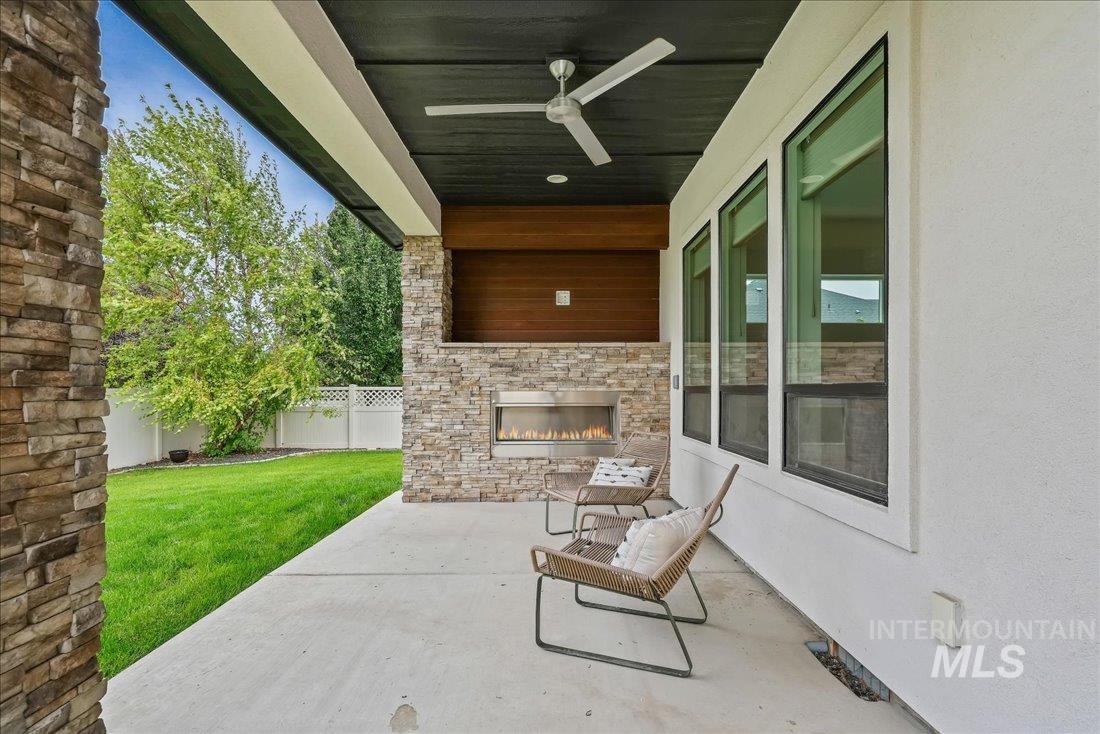 4246 W Maggio Property Photo 8