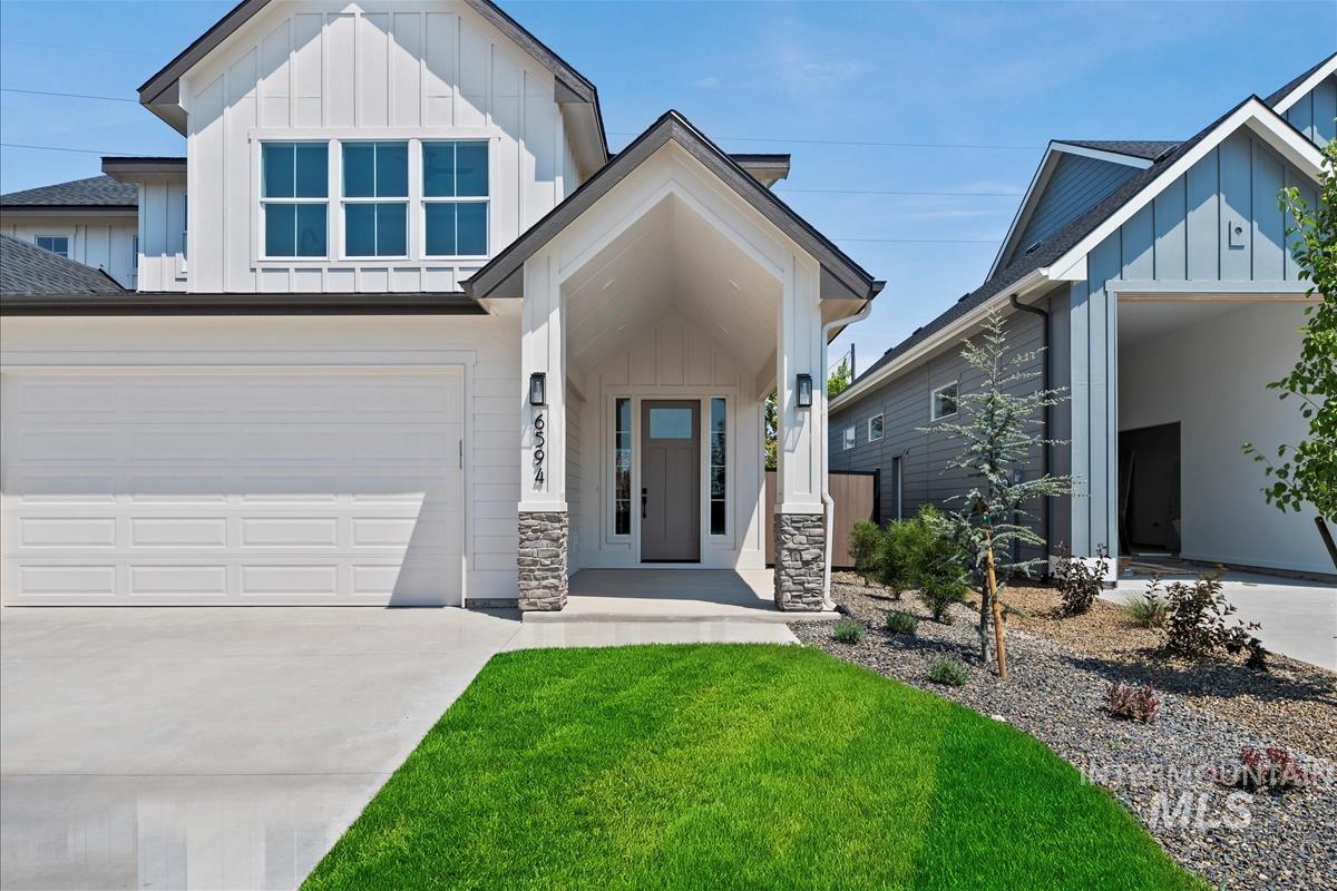 6594 W Los Flores Dr Property Photo 2