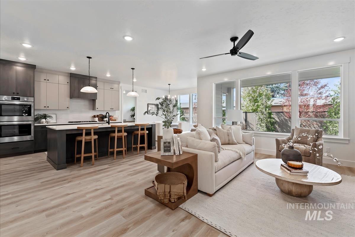 6594 W Los Flores Dr Property Photo 4