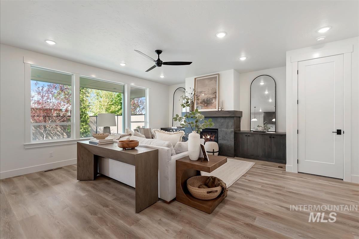 6594 W Los Flores Dr Property Photo 7