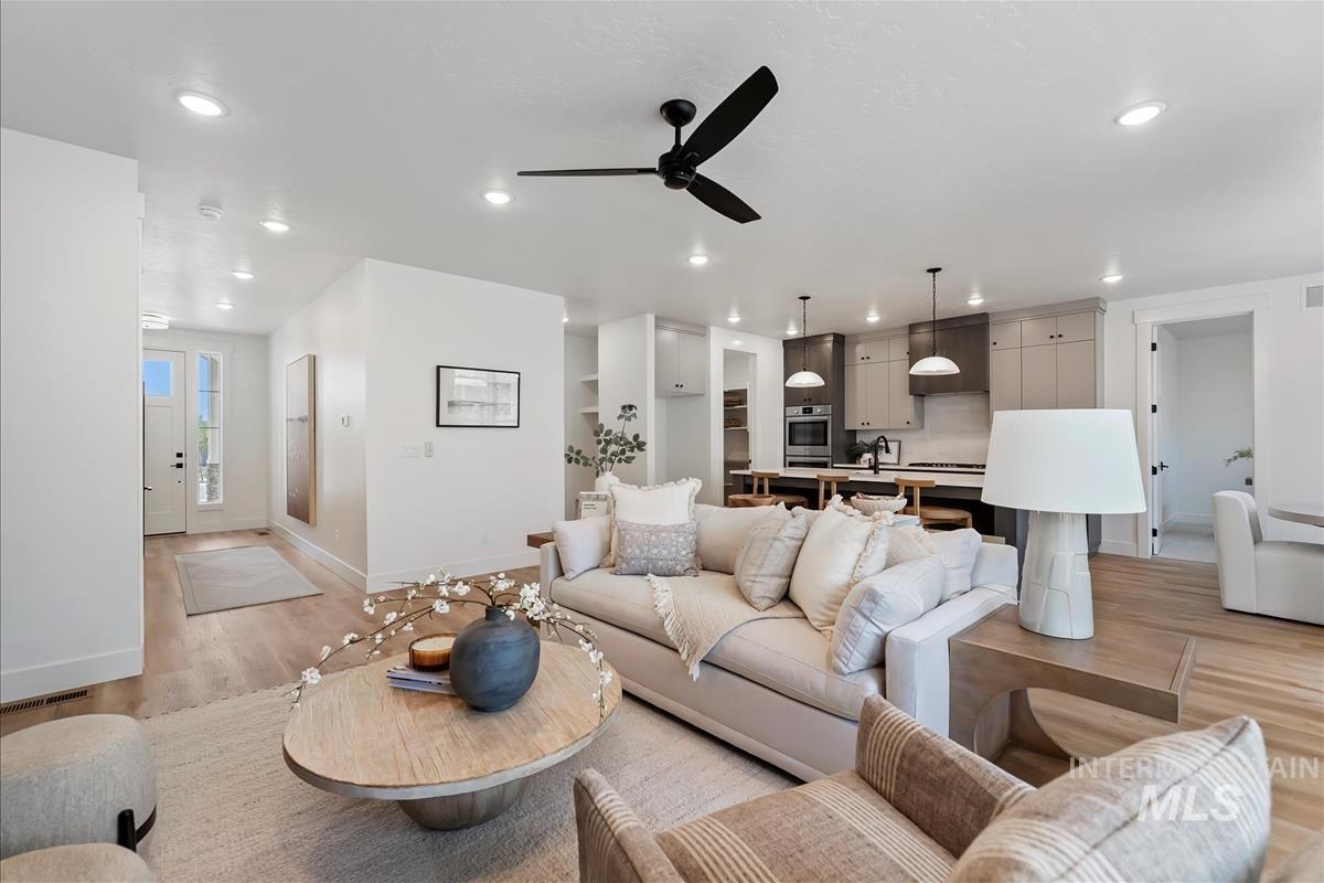 6594 W Los Flores Dr Property Photo 8