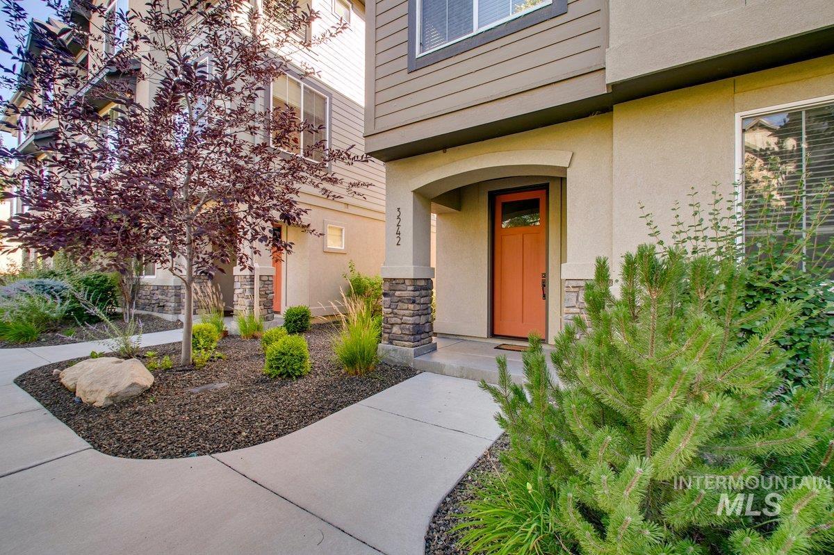 3242 E Front Runner Lane