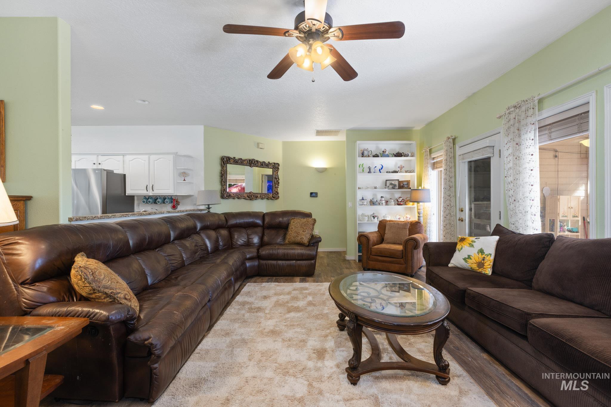 421 Morning Sun Dr Property Photo 3