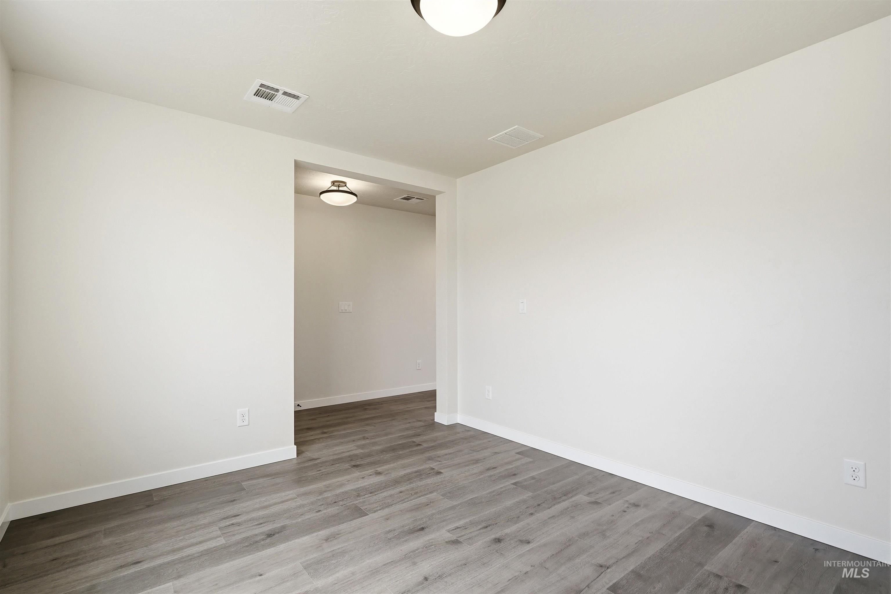 1585 Sw Silverstone Ave Property Photo 19
