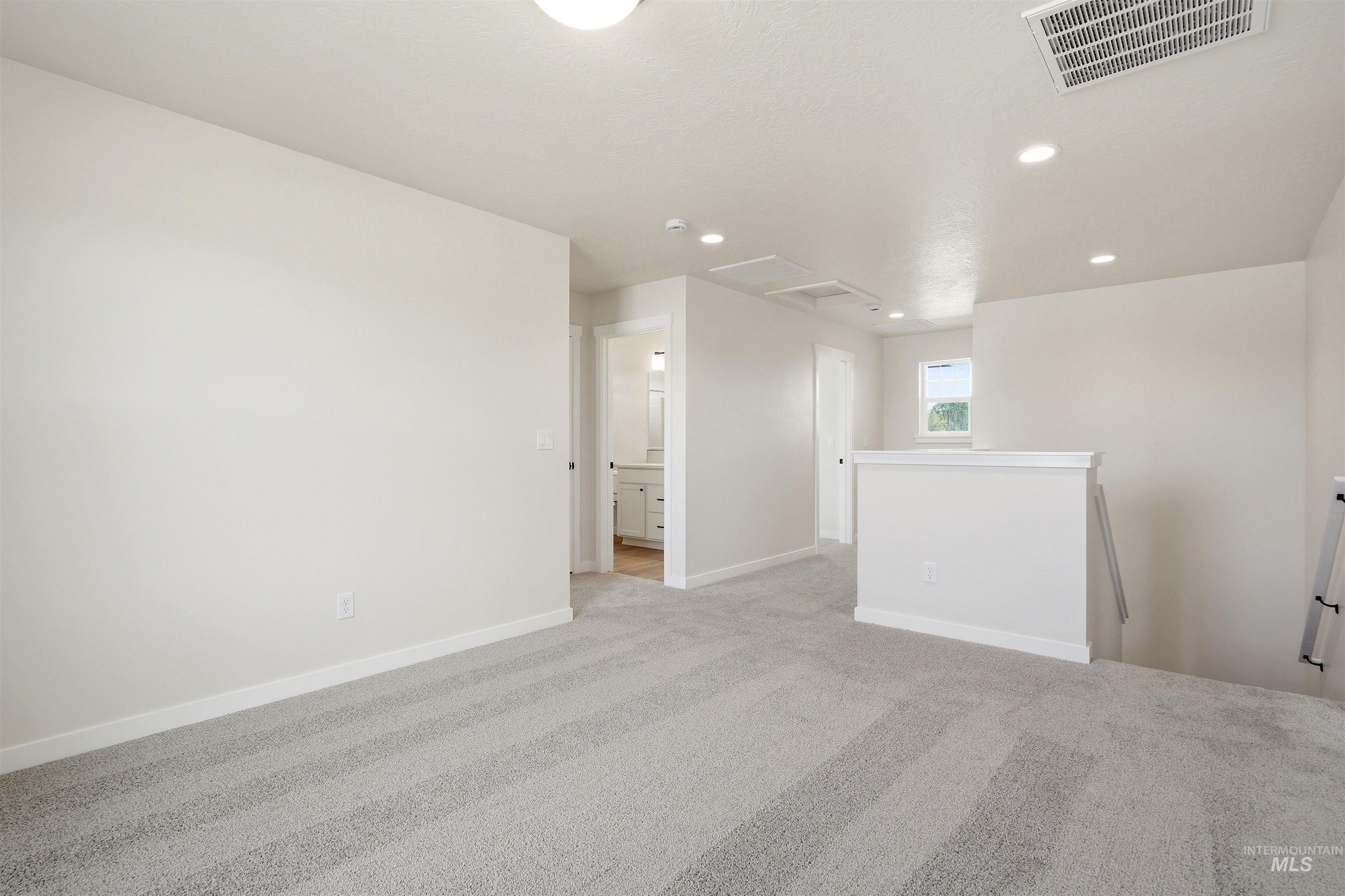 1585 Sw Silverstone Ave Property Photo 32