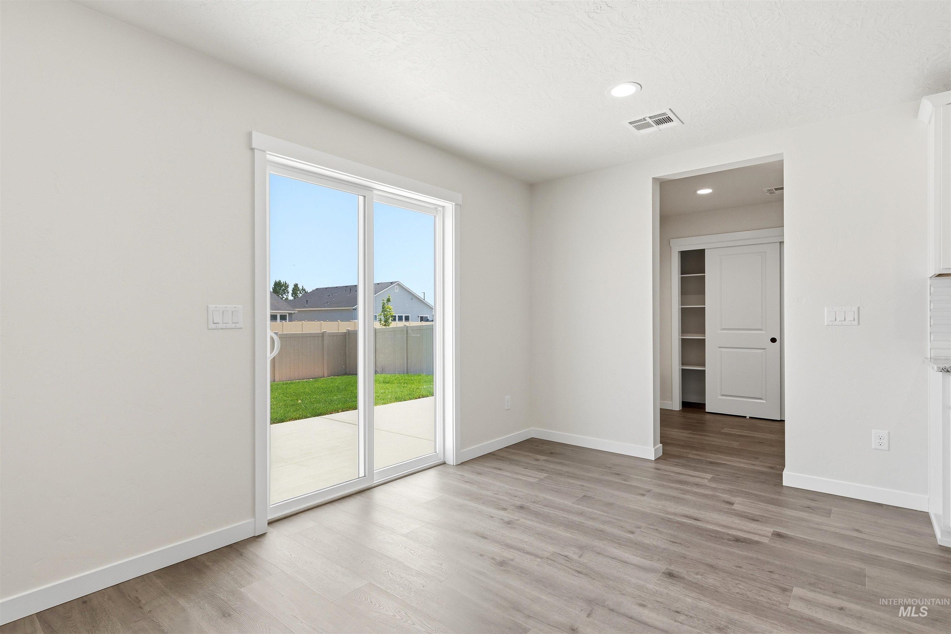 1590 Witt St Property Photo 9