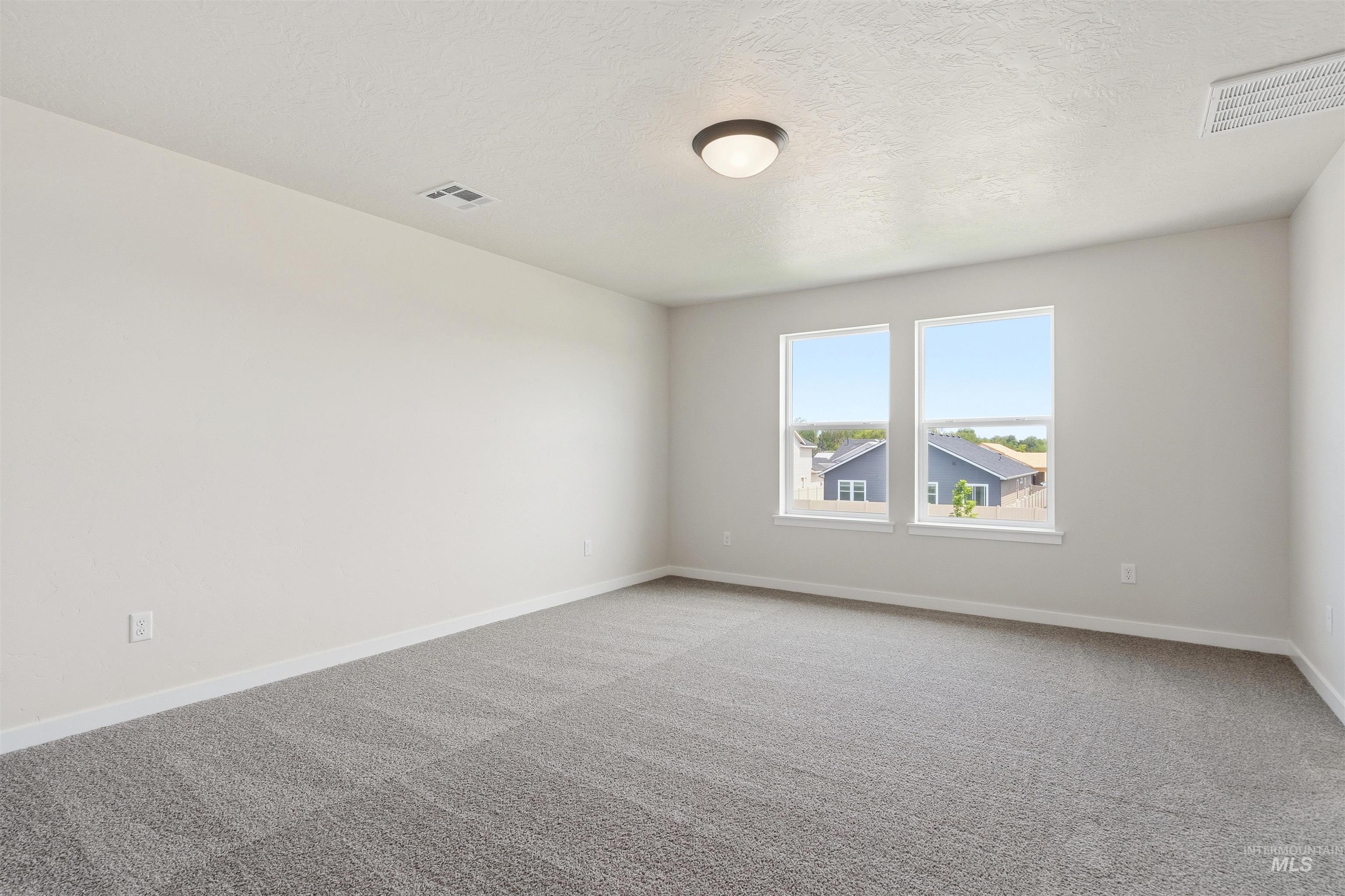 1590 Witt St Property Photo 15