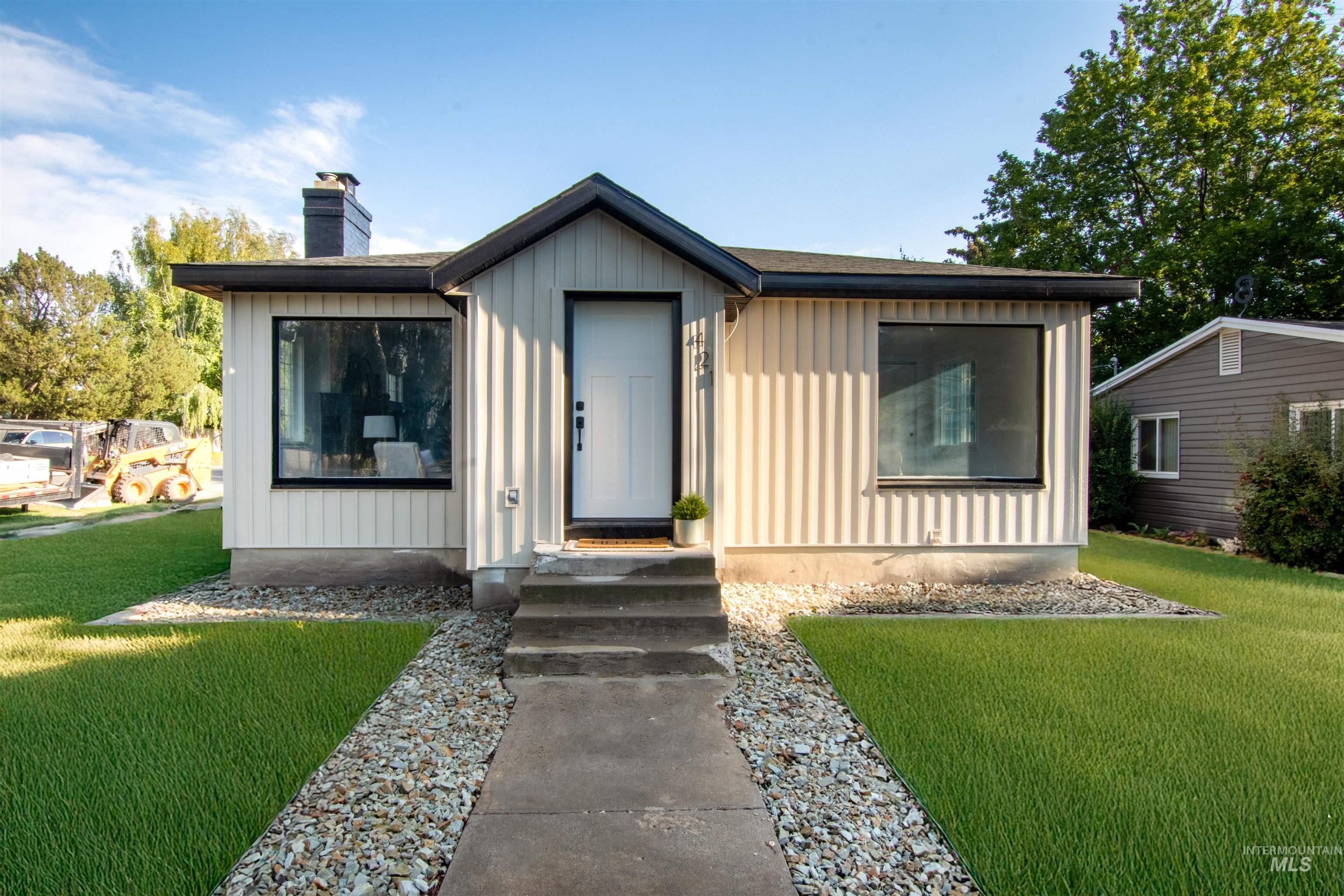 421 E Avenue A Property Photo 1