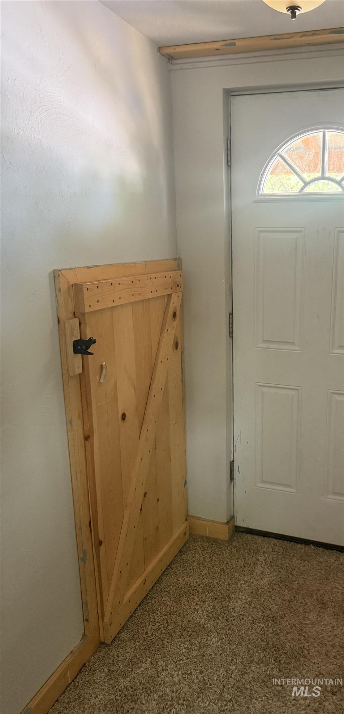 305 Bannock St Property Photo 4