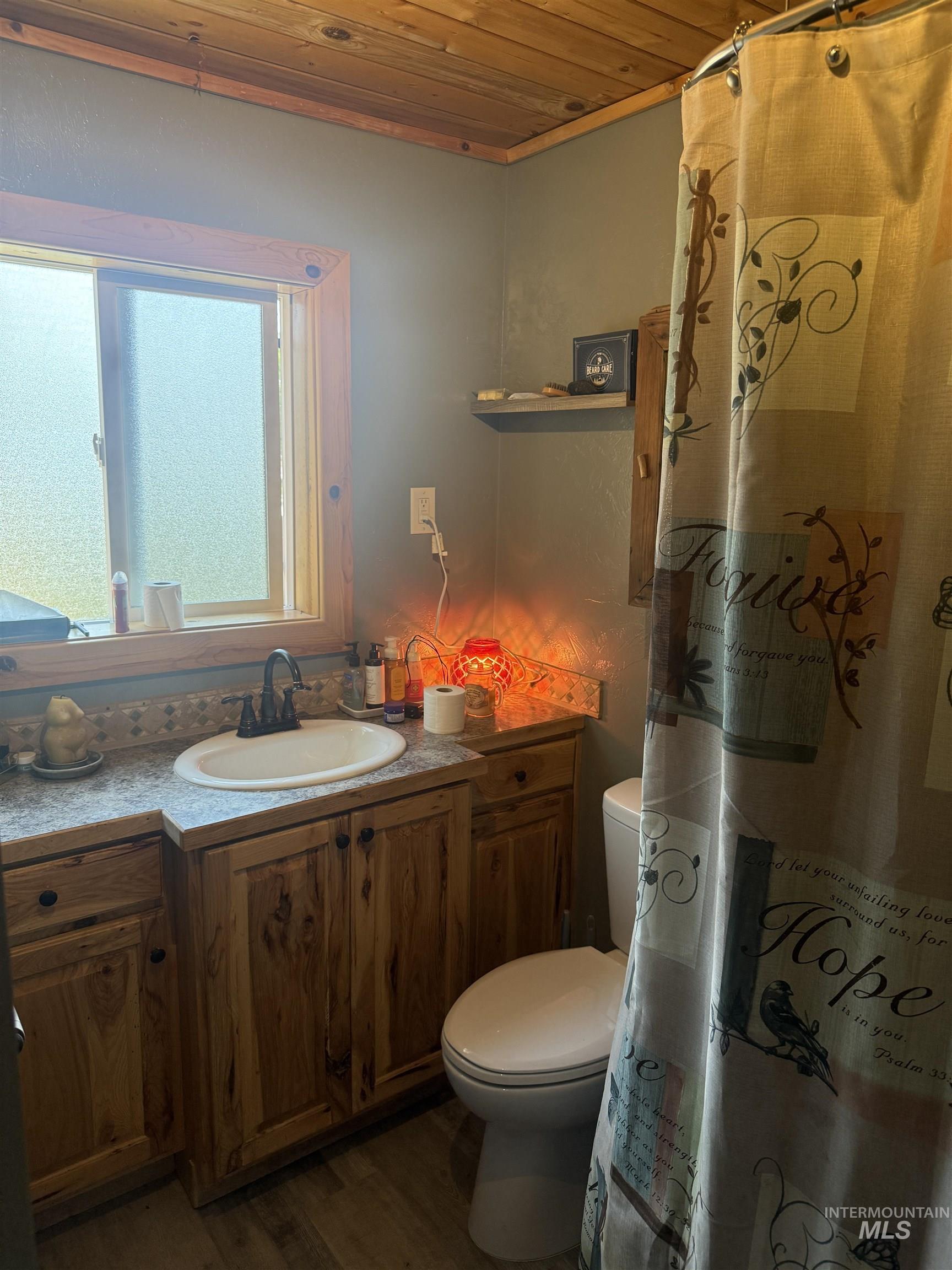 305 Bannock St Property Photo 9