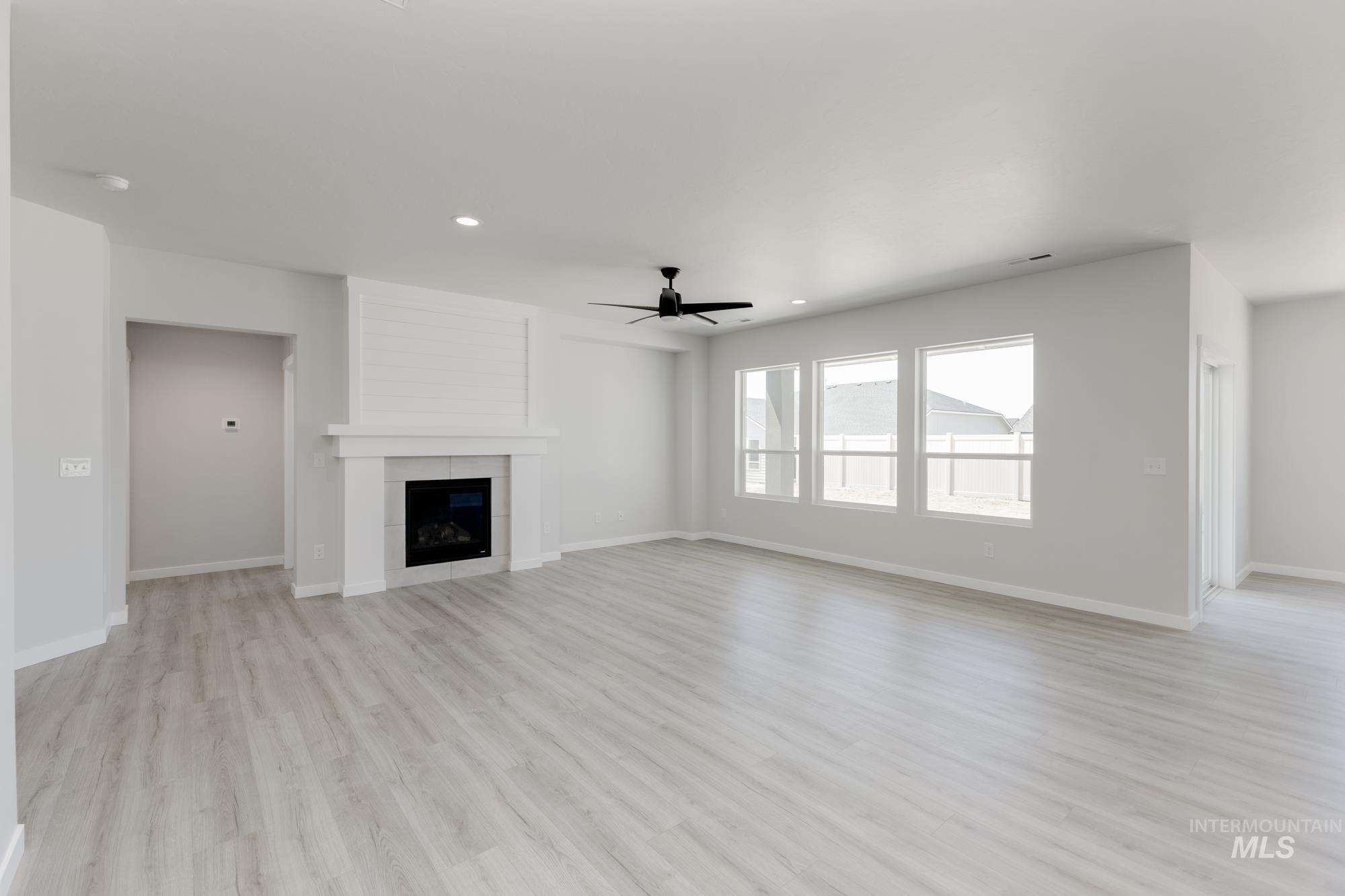 2355 N Carly Ave Property Photo 7