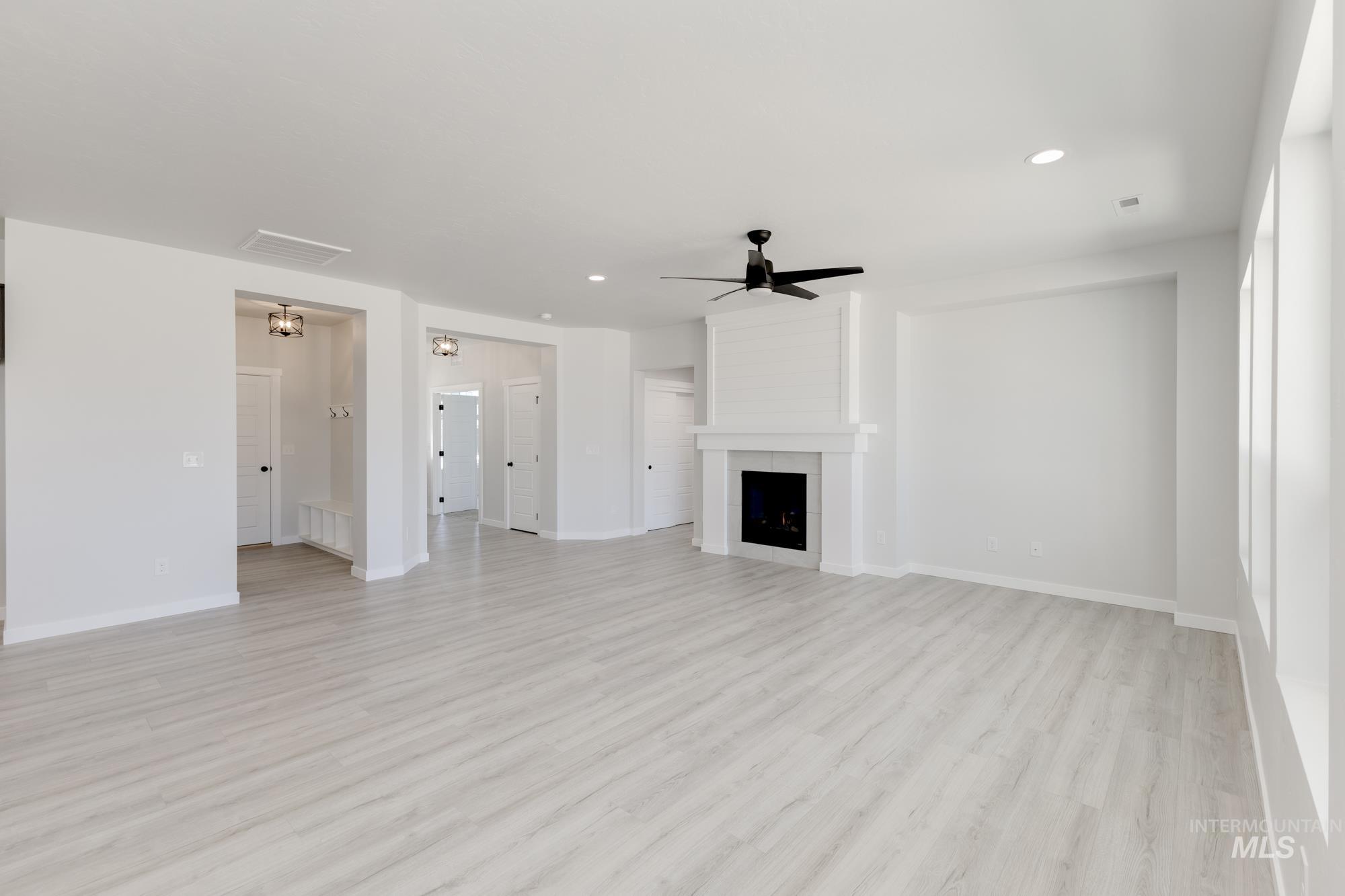 2355 N Carly Ave Property Photo 8